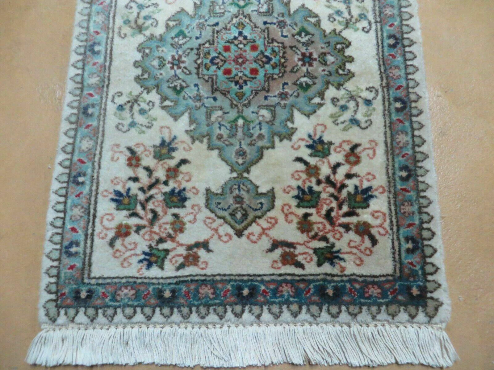 1' 9" X 2' 5" Handmade Indian Wool Rug Lahore Floral Design Small Oriental Rug Beige & Teal - Image 11