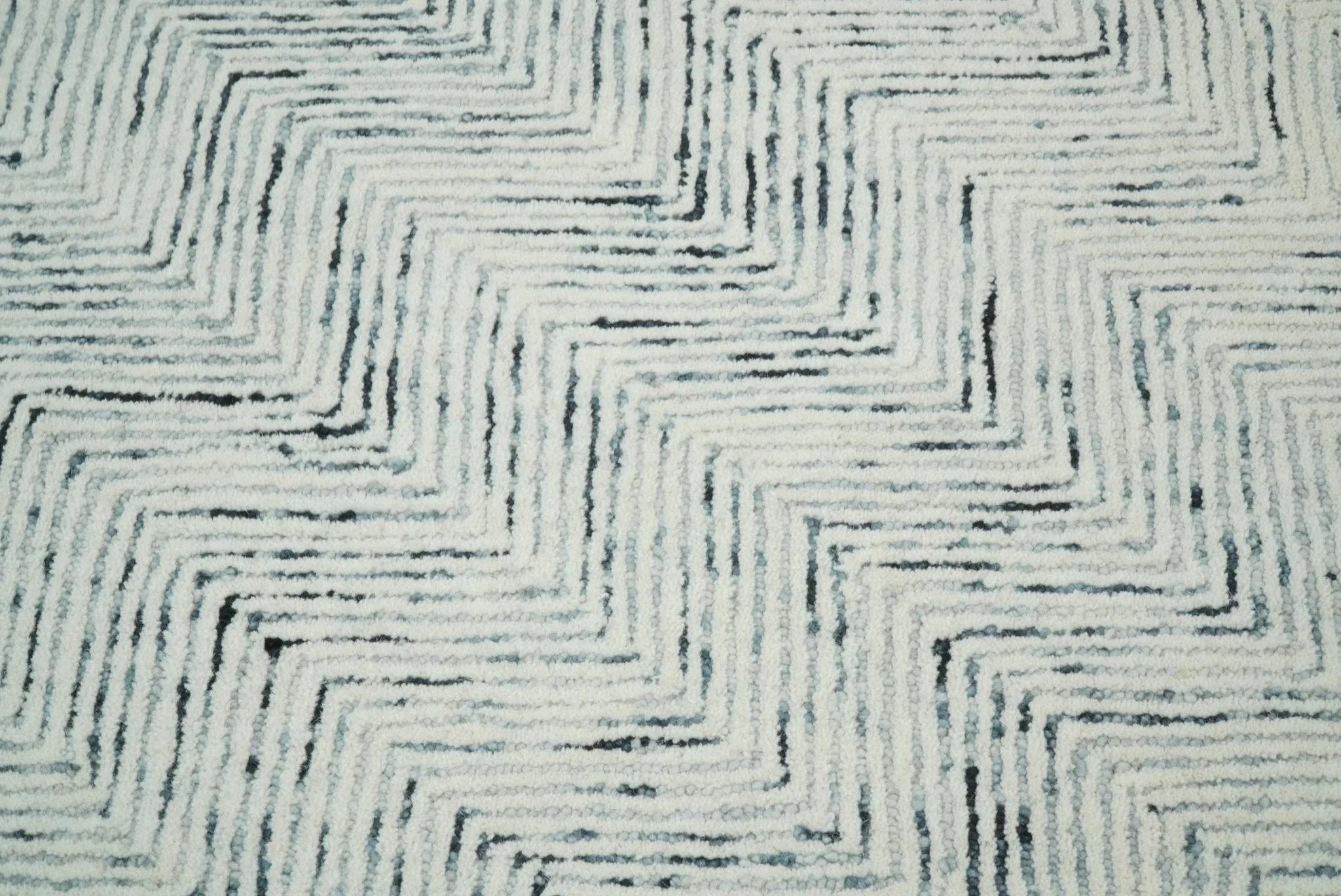 Modern Style Hand Tufted Blue and Ivory Area Rug - Image 4