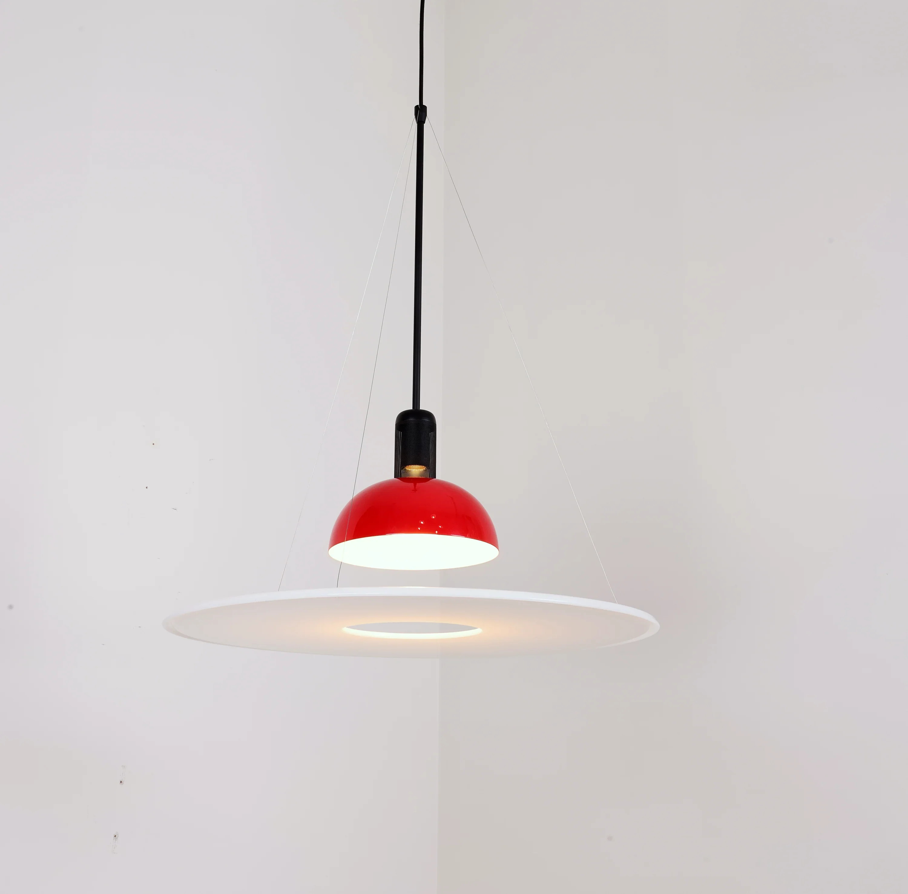 Acrylic Frisbi Pendant Light - Image 15