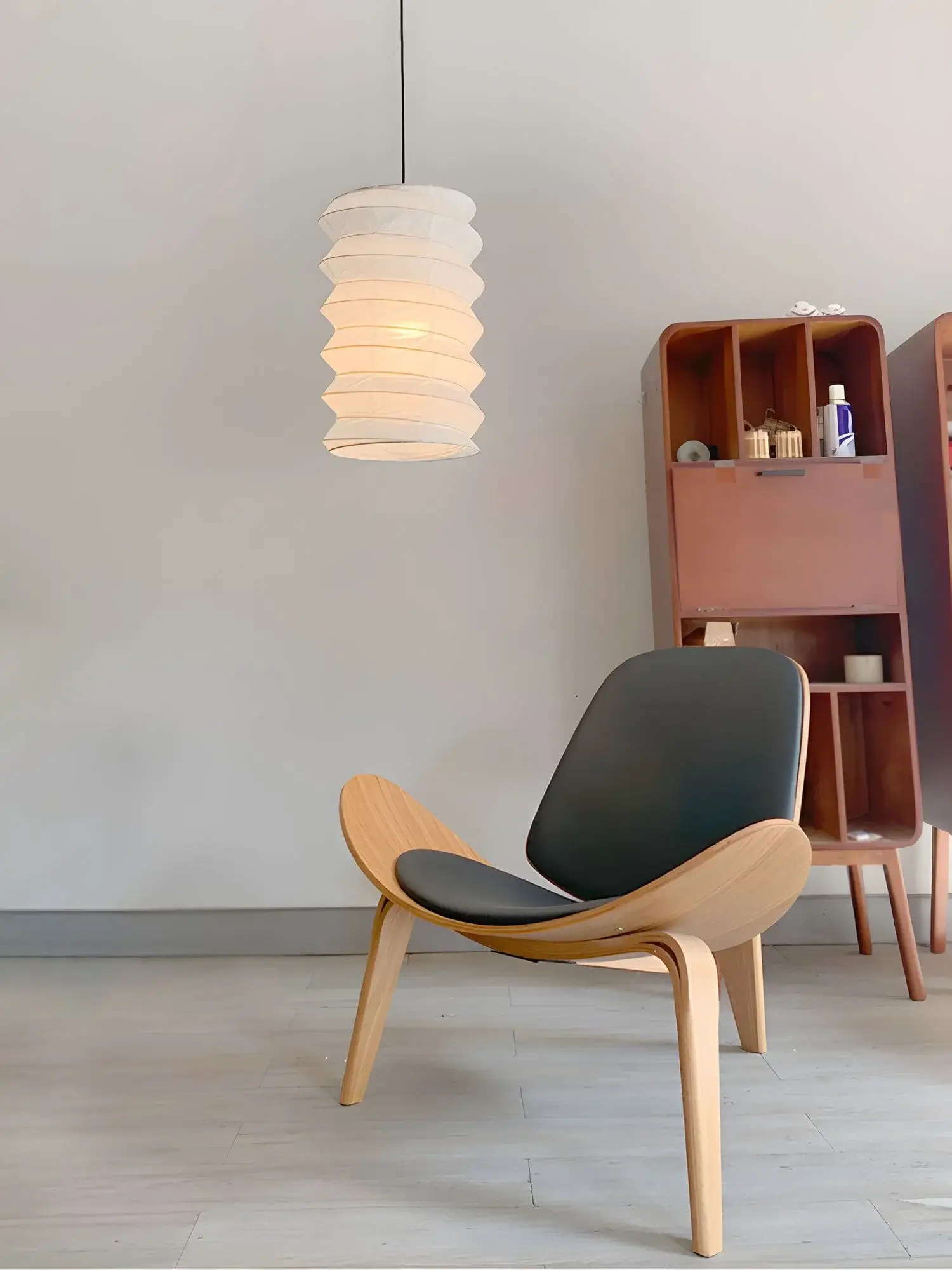 Akari 31N Pendant Light - Image 3