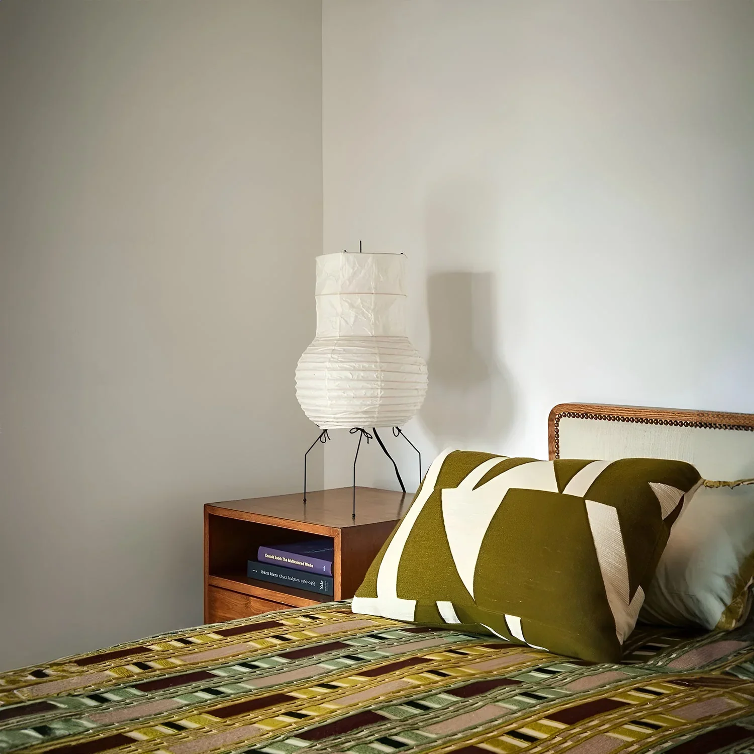Akari UF1-S Table Lamp - Image 6