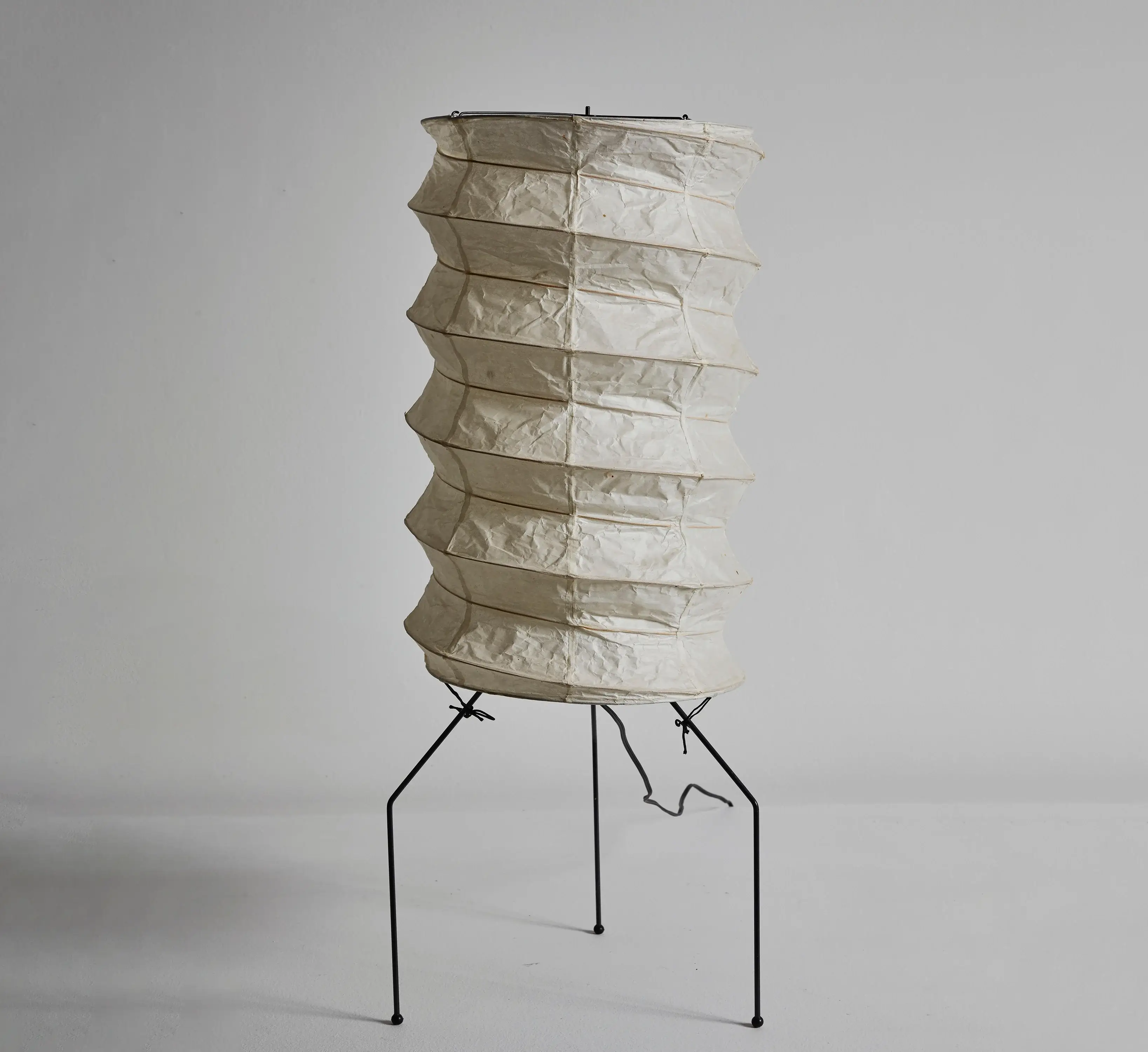 Akari UF2-31N Table Lamp - Image 13