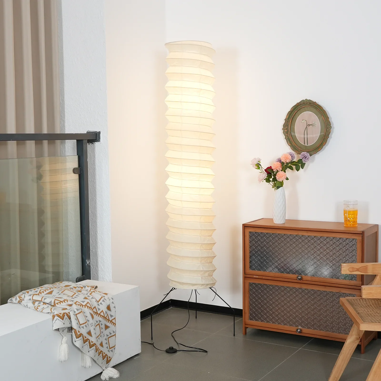 Akari UF4-31N Floor Lamp - Image 2
