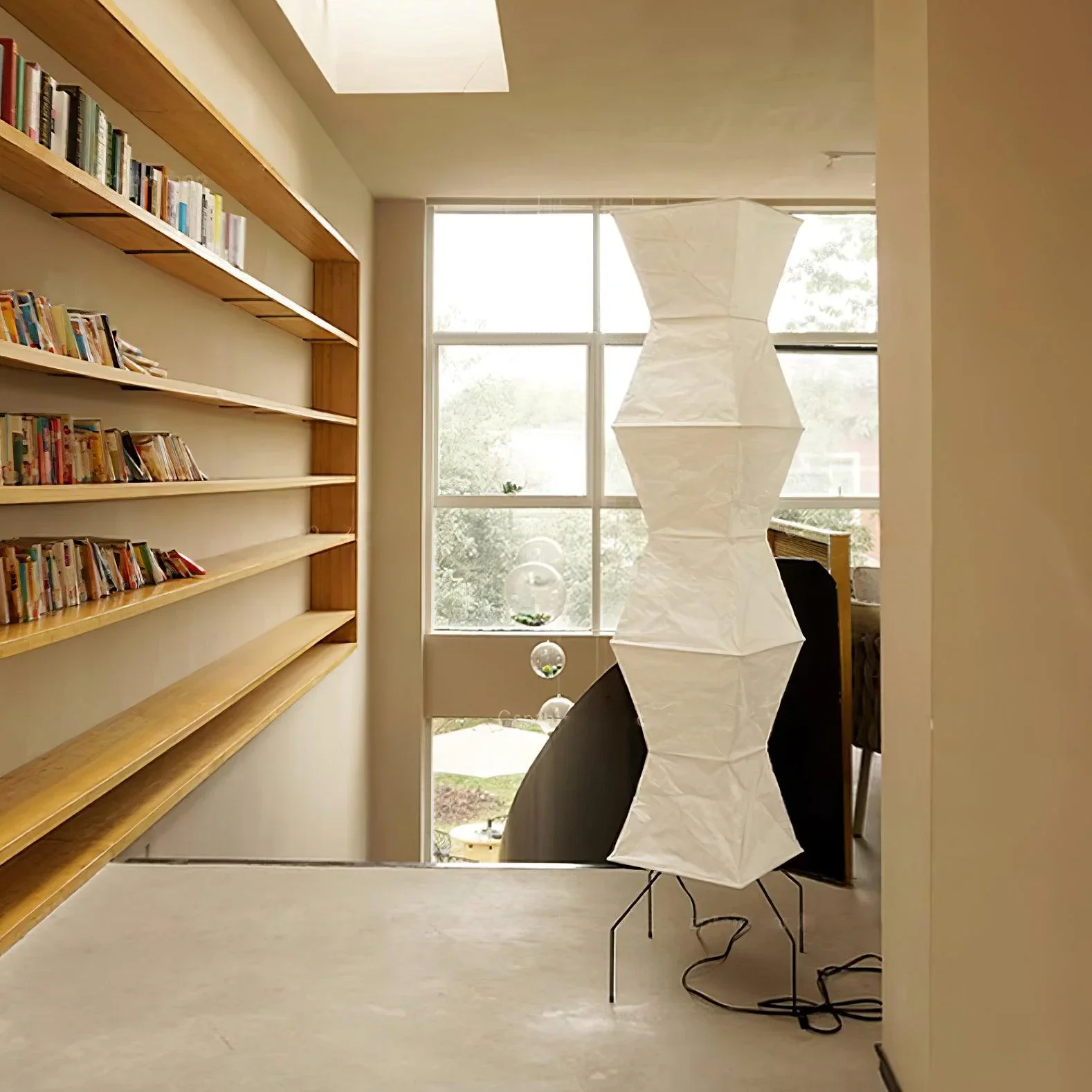Akari UF4-L9 Floor Lamp - Image 9