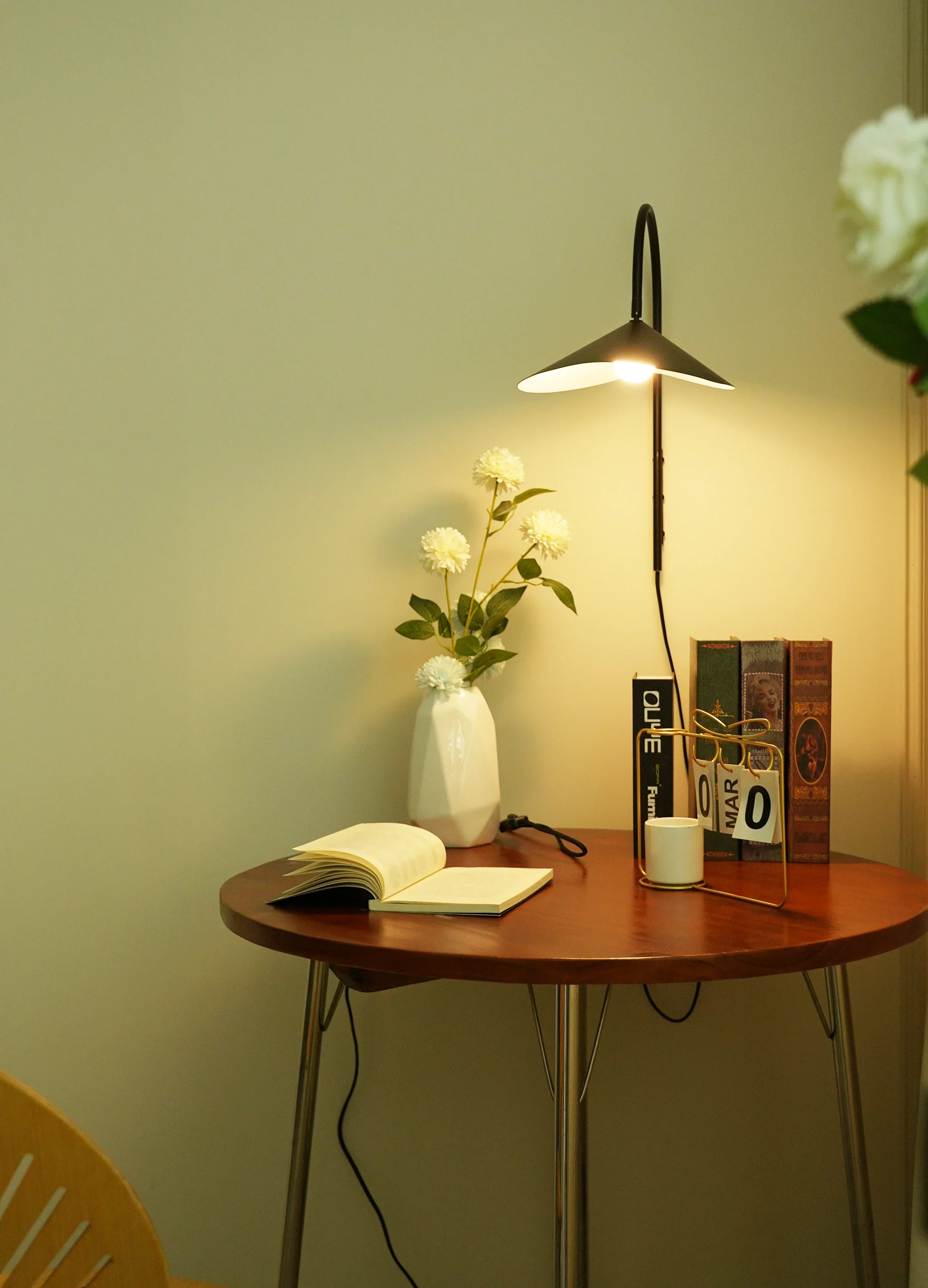 Arum Swivel Wall Lamp - Image 3
