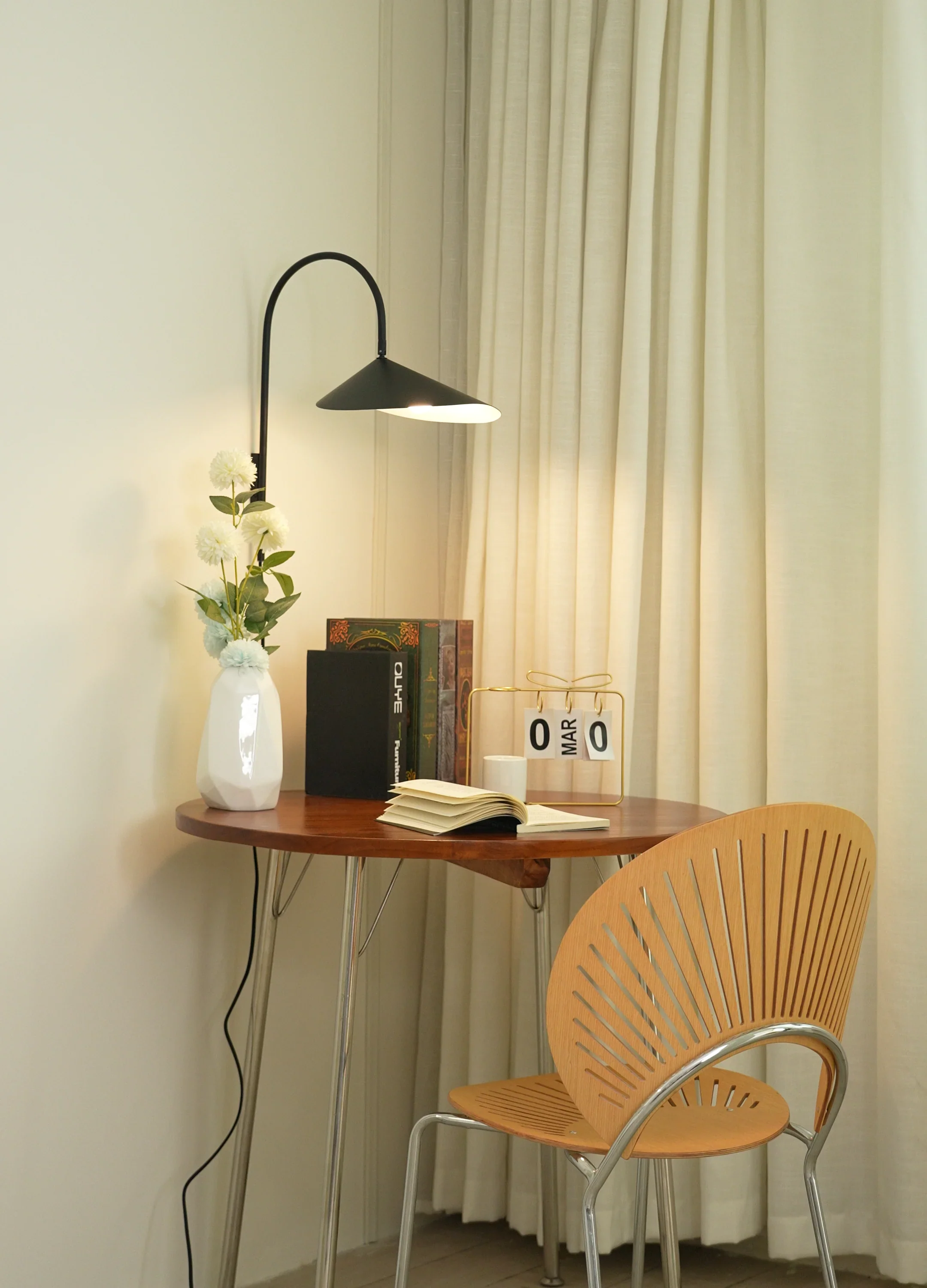 Arum Swivel Wall Lamp - Image 8