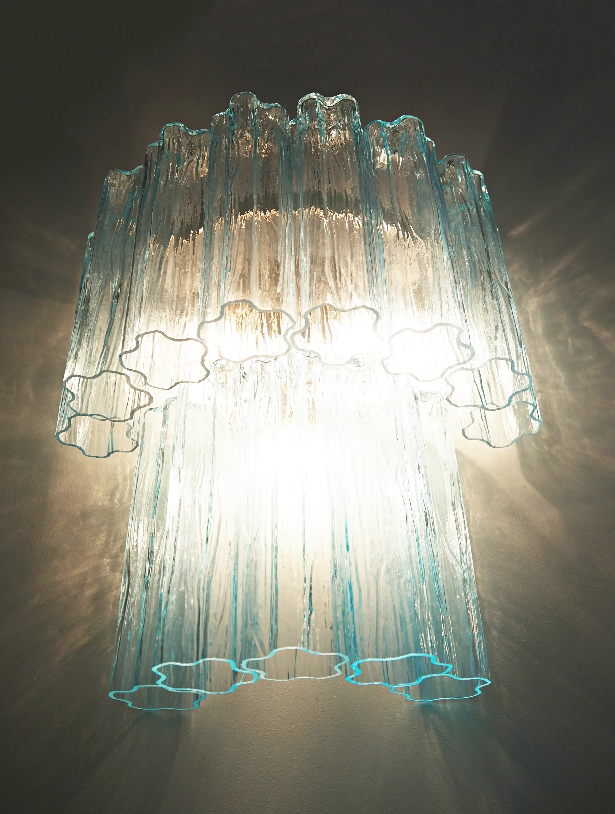Star Shaped Blue Textured Glass Wall Lamp - Image 13