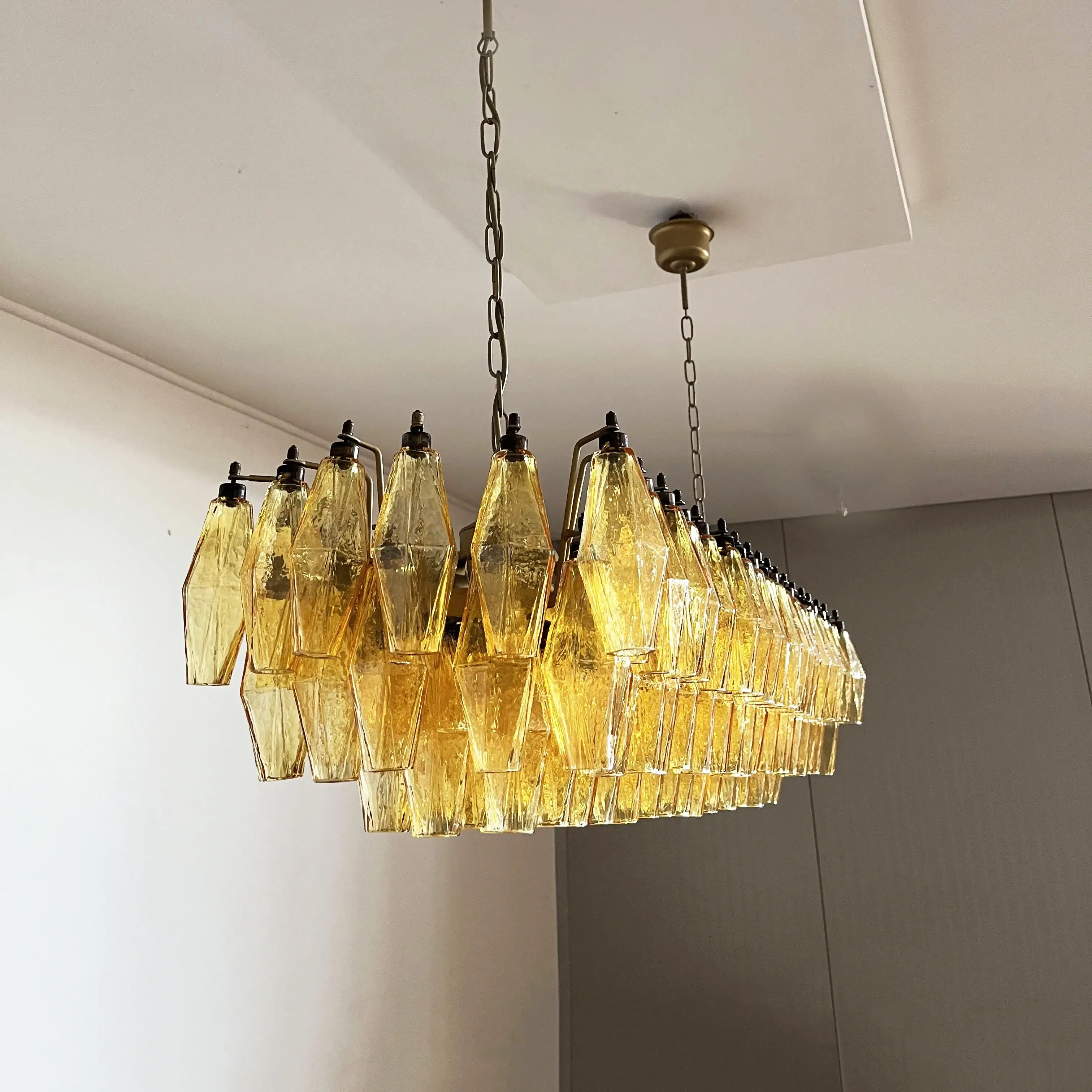 Elegant Amber Murano Poliedri Chandelier - Image 15