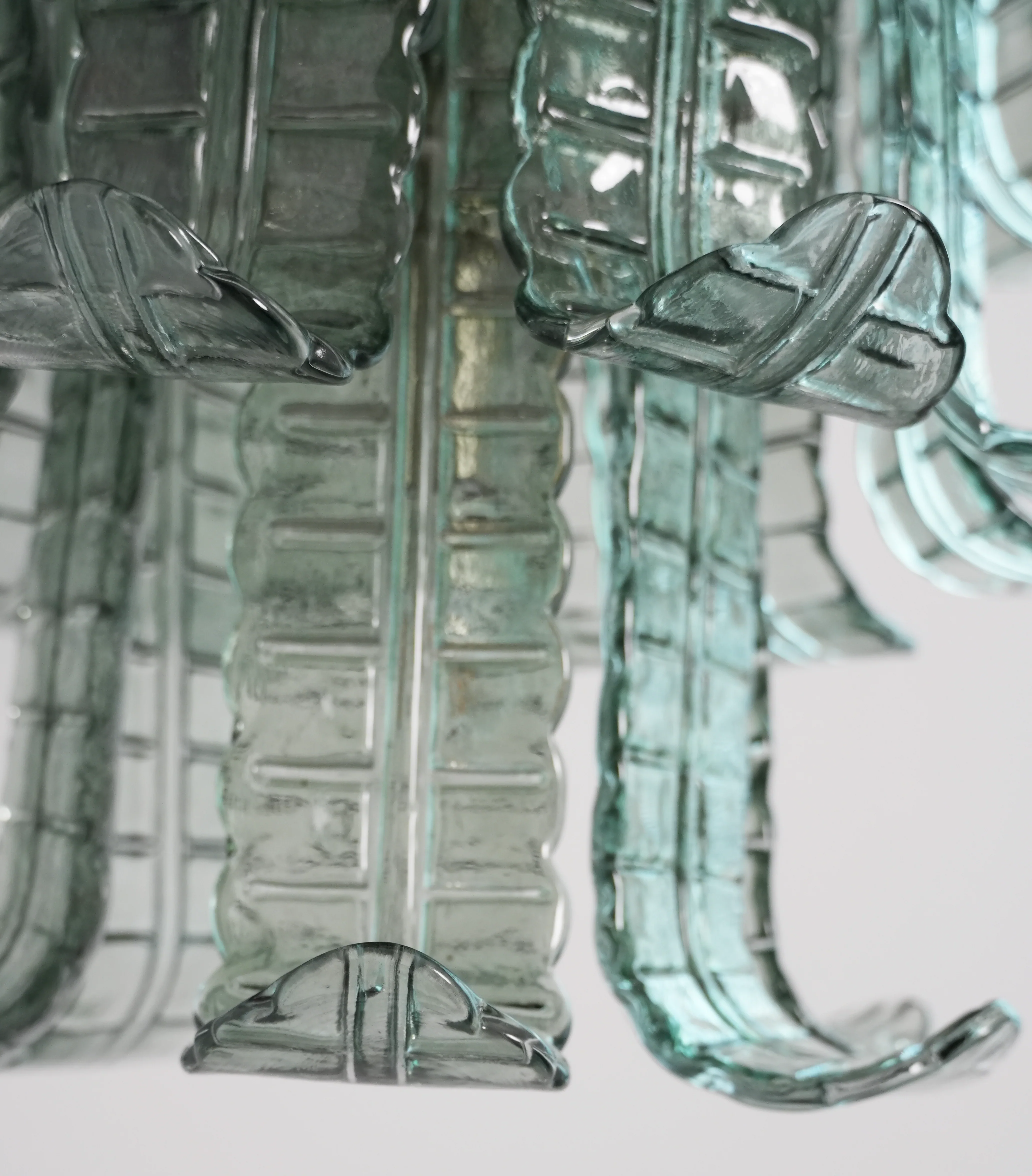 Elegant Leaf-Shaped Murano Glass Chandelier - Image 13