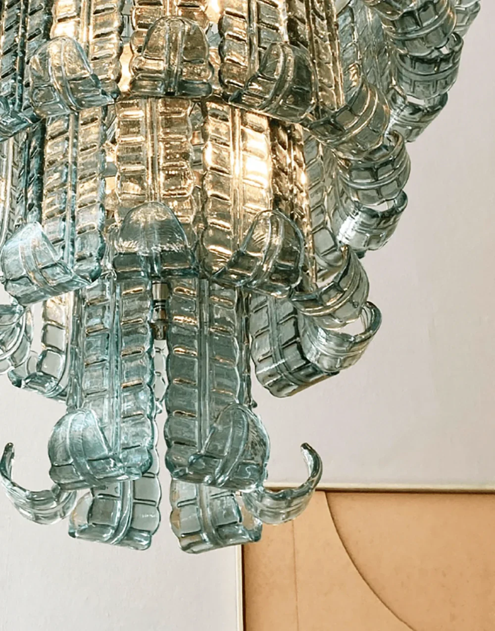 Elegant Leaf-Shaped Murano Glass Chandelier - Image 14
