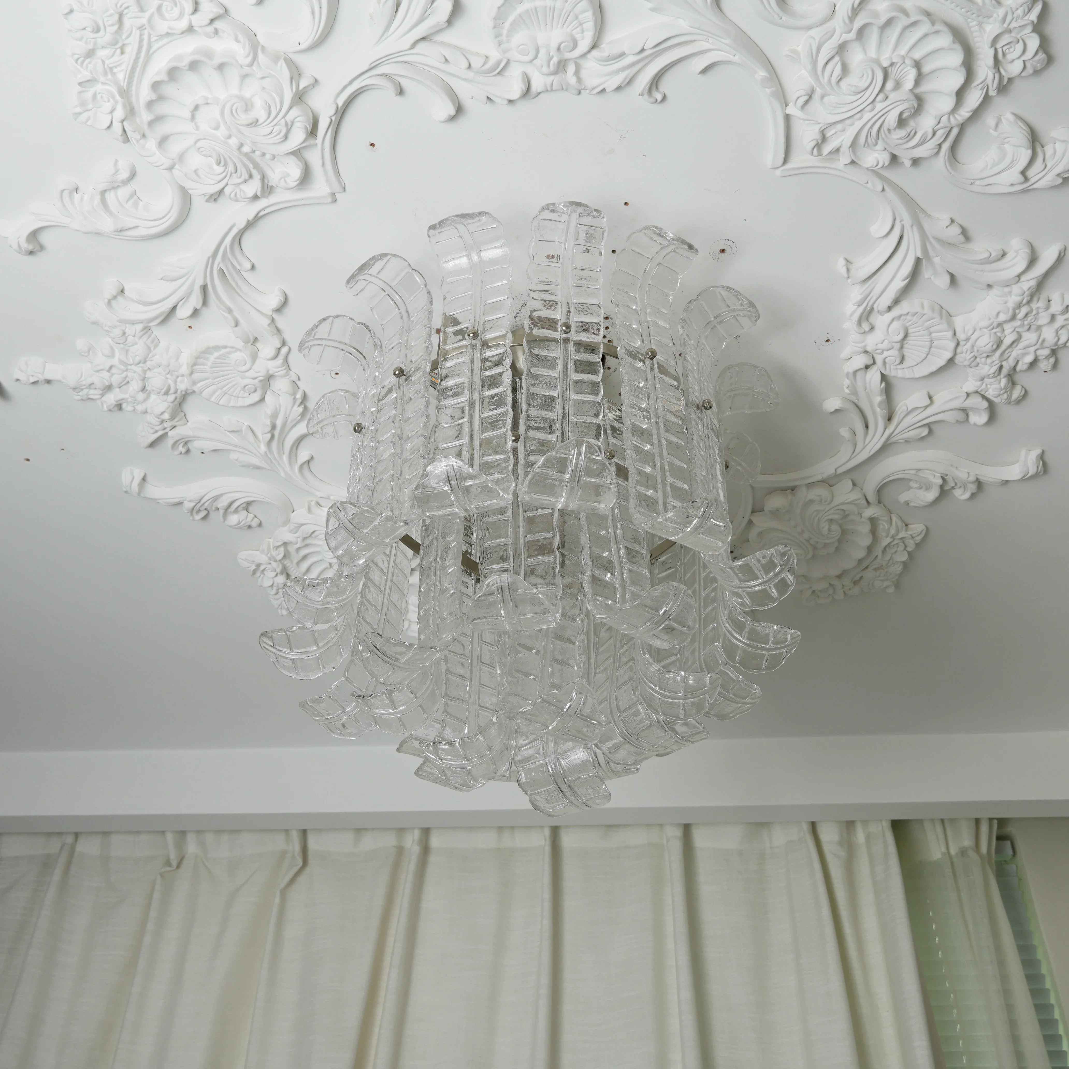 Elegant Murano Leaf Shaped Ceiling Lamp - Image 11