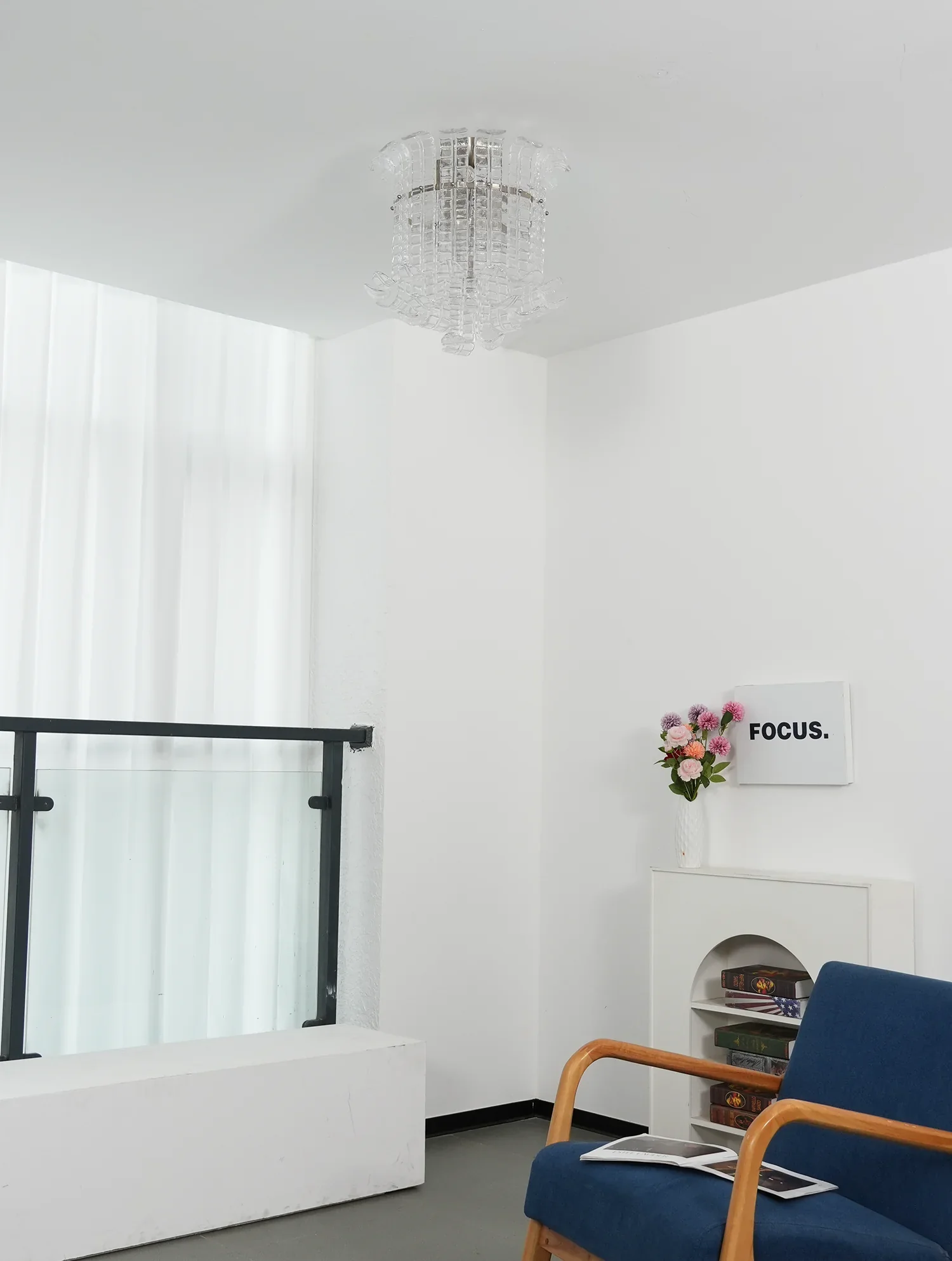 Elegant Murano Leaf Shaped Ceiling Lamp - Image 16