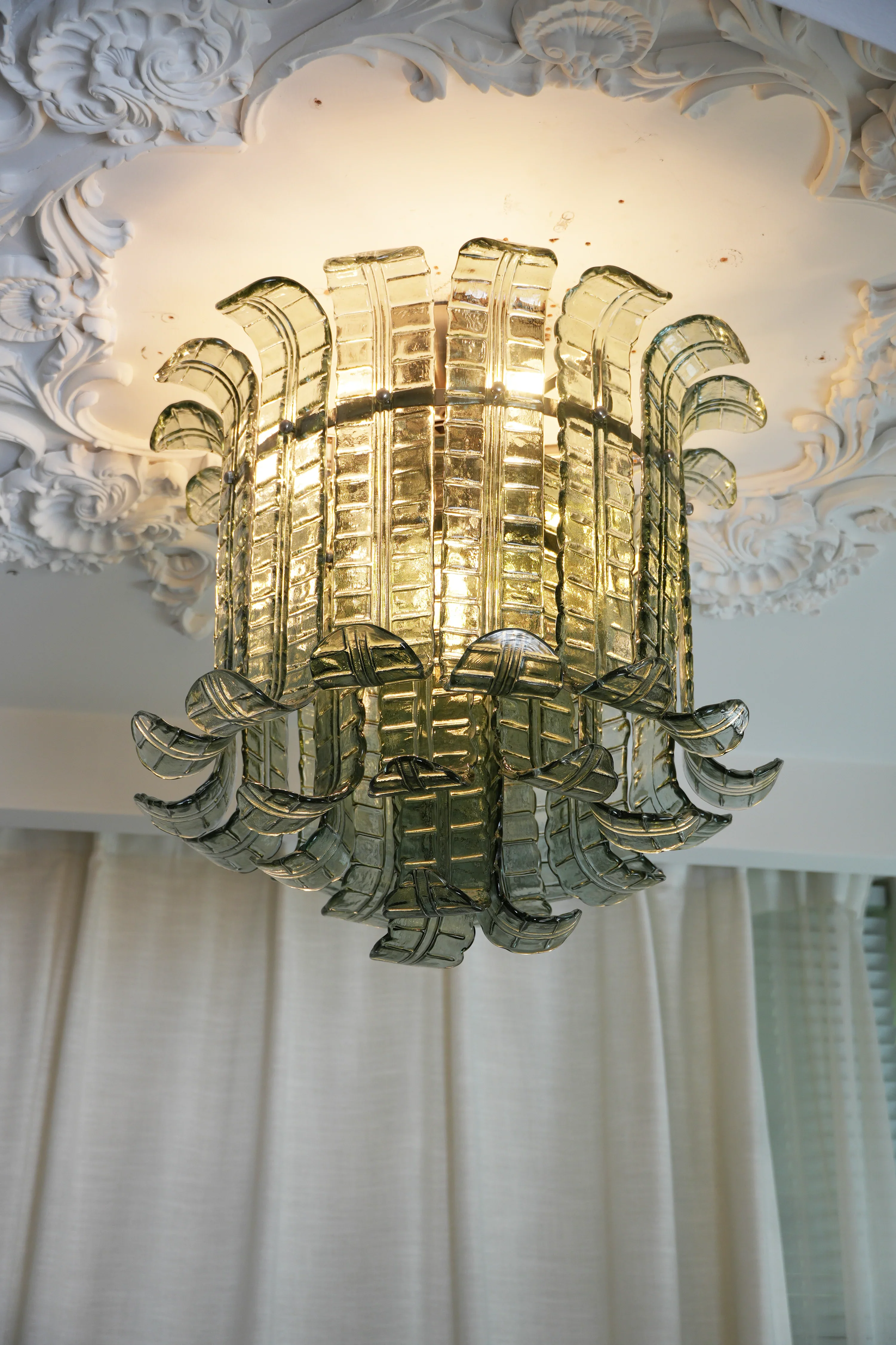Elegant Murano Leaf Shaped Green Ceiling Lamp - Image 3