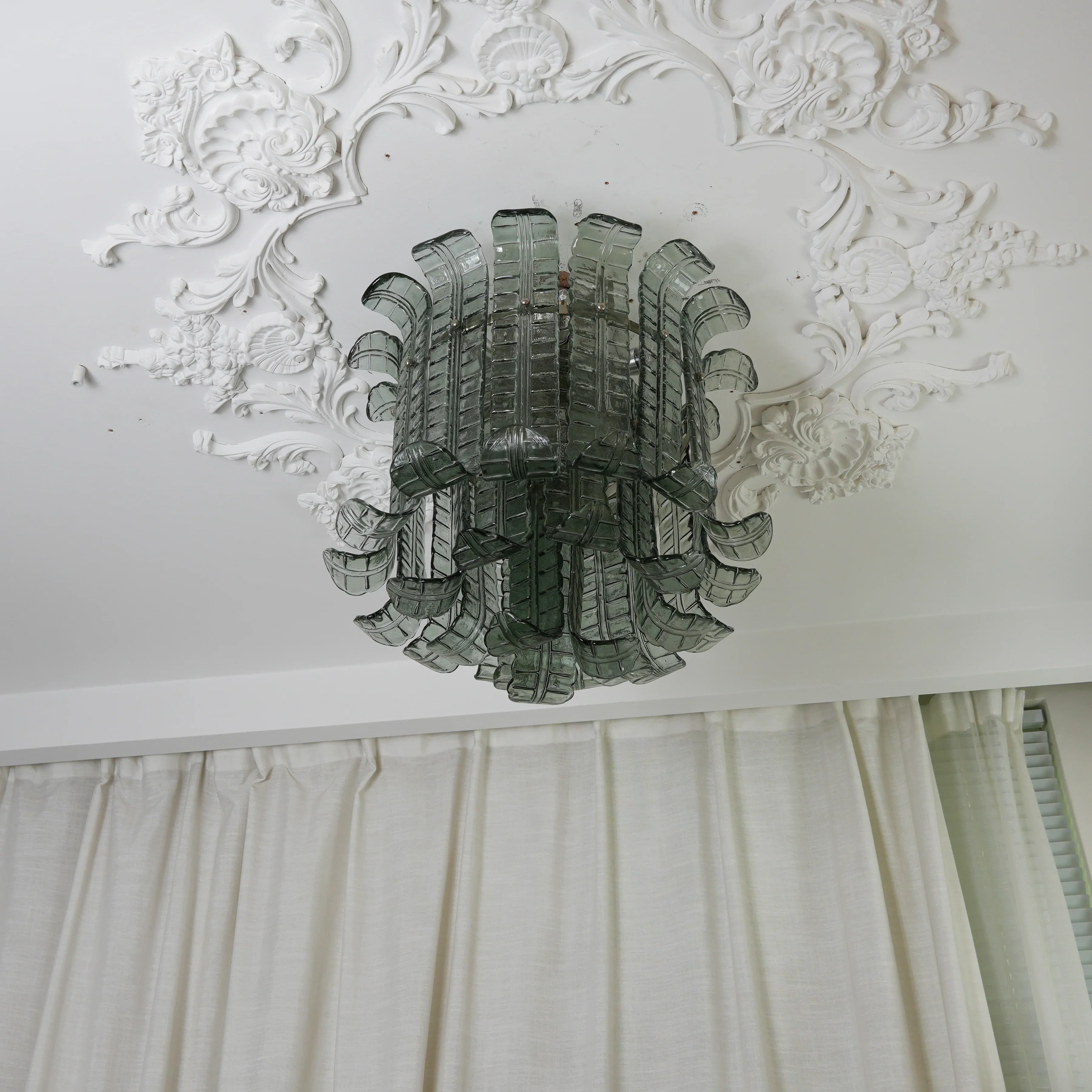 Elegant Murano Leaf Shaped Green Ceiling Lamp - Image 4