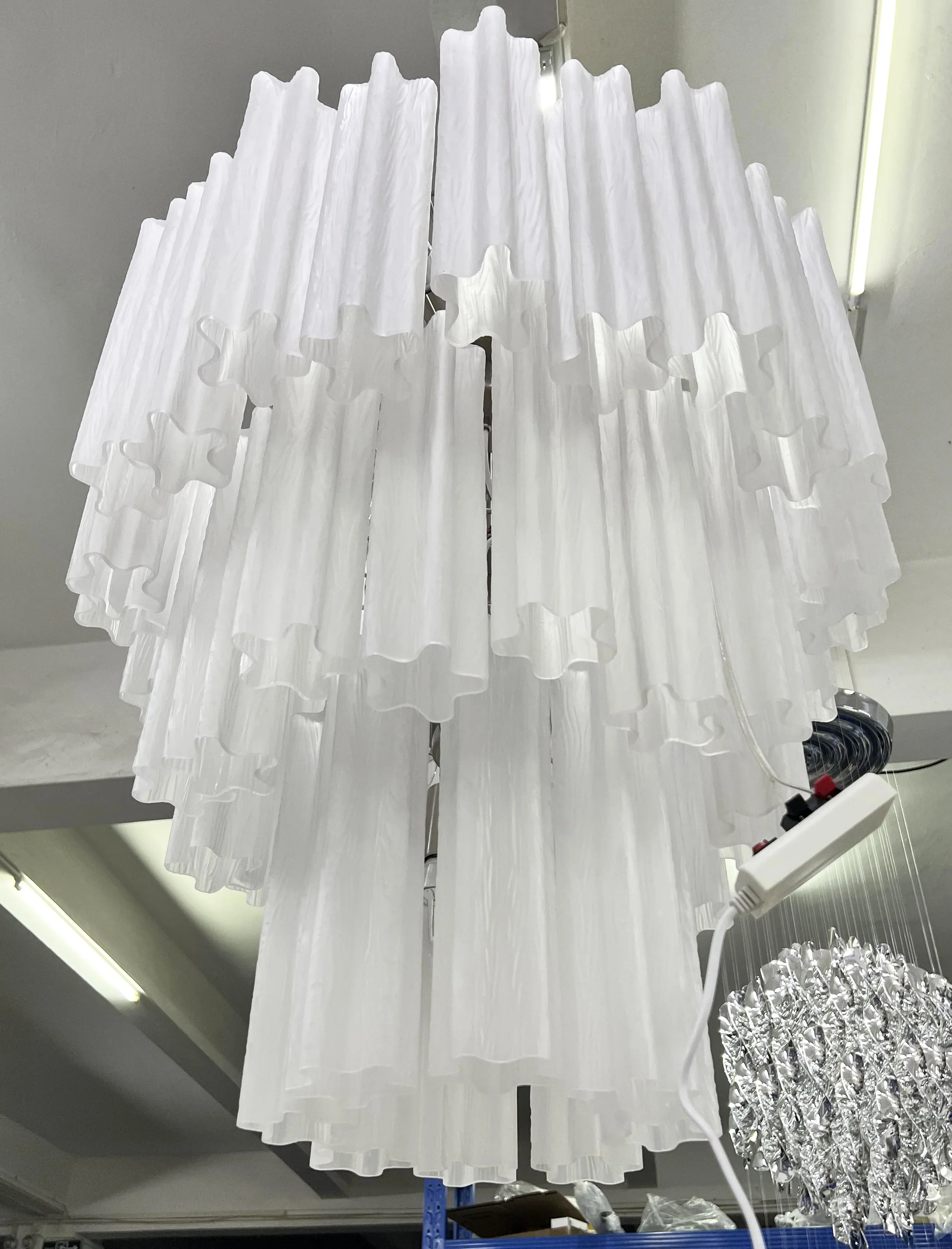 Elegant White Murano Glass Tube Chandelier - Image 12