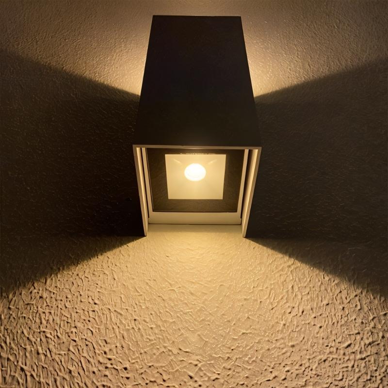 Glanter Outdoor Wall Lamp - Image 3