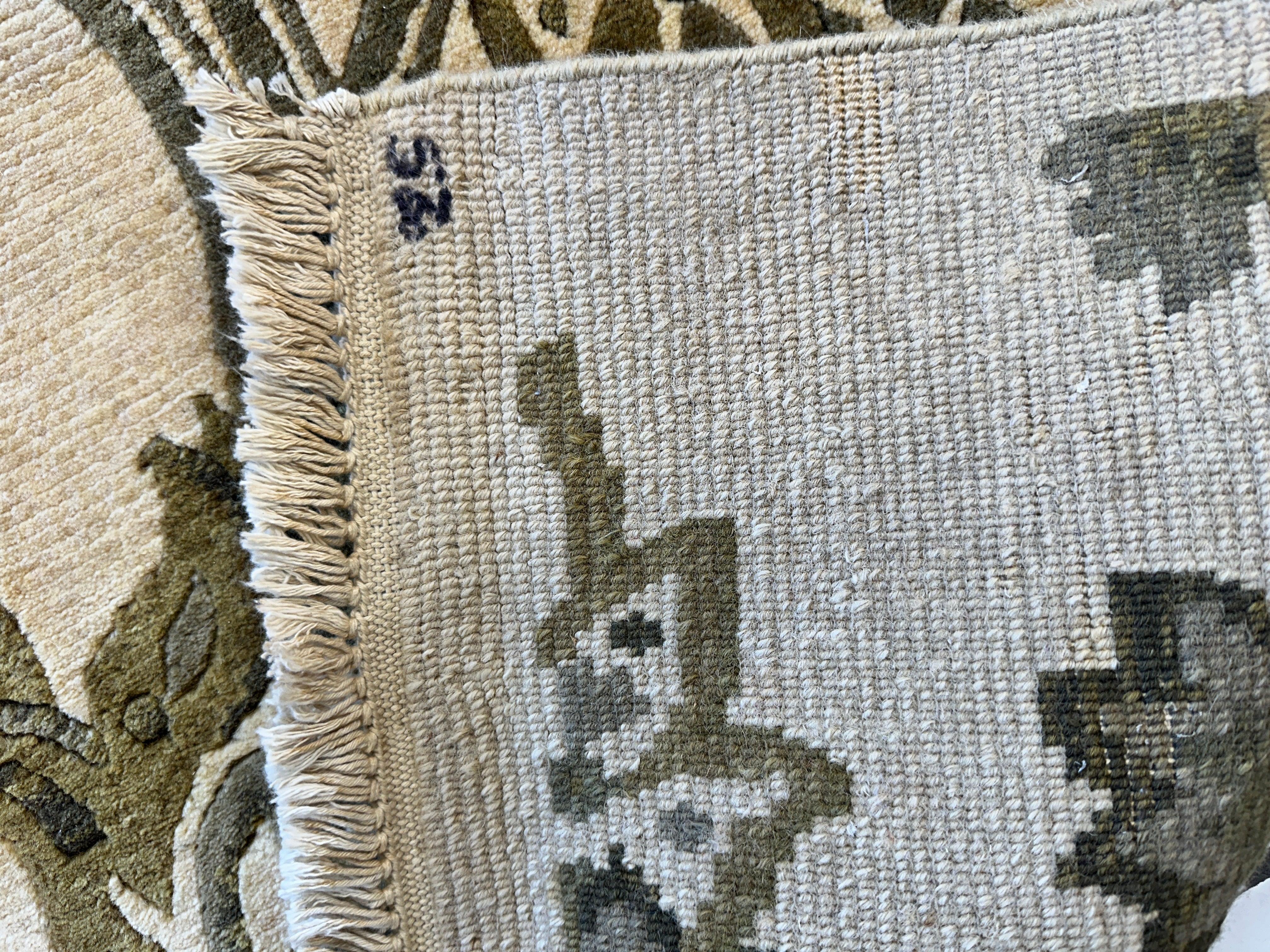 Hand-Knotted Indian Rug - 7'11" x 9'9" - Wool - Floral Pattern - Elegant Beige and Green Design - Image 7
