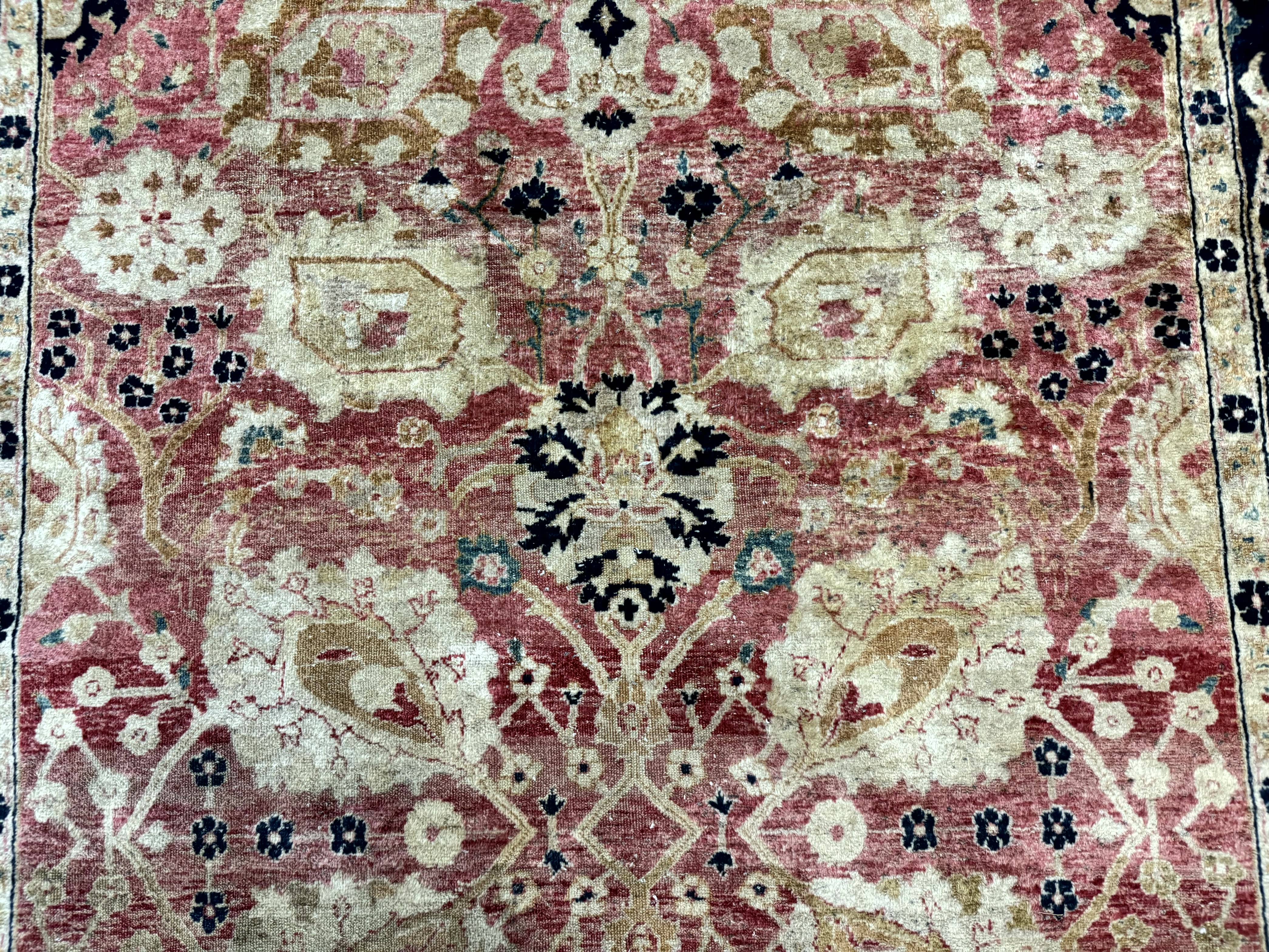 Indian Agra Rug 6x9, Allover Pattern, Traditional Wool Oriental Carpet - Image 4