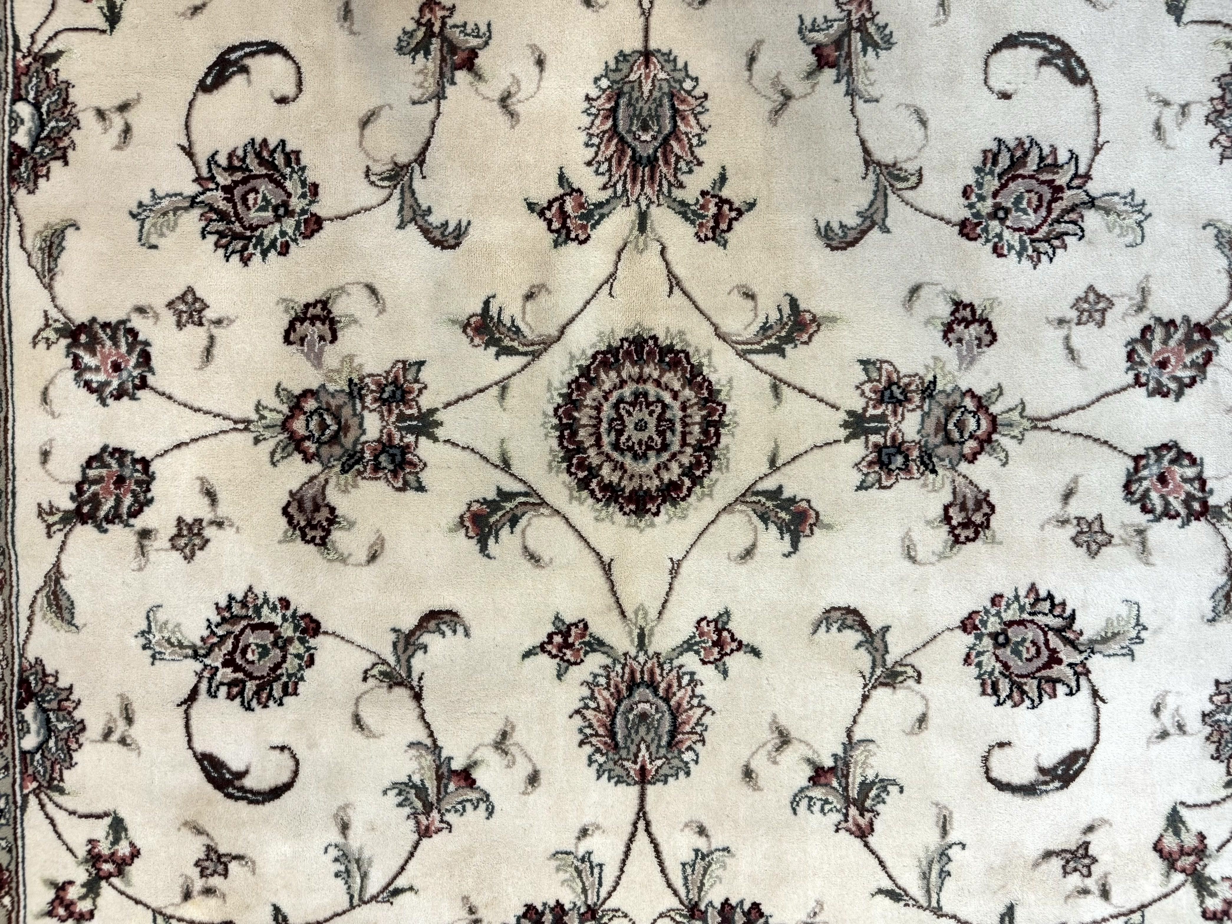 Ivory and Burgundy Pak Persian Rug 6x9 - Image 4