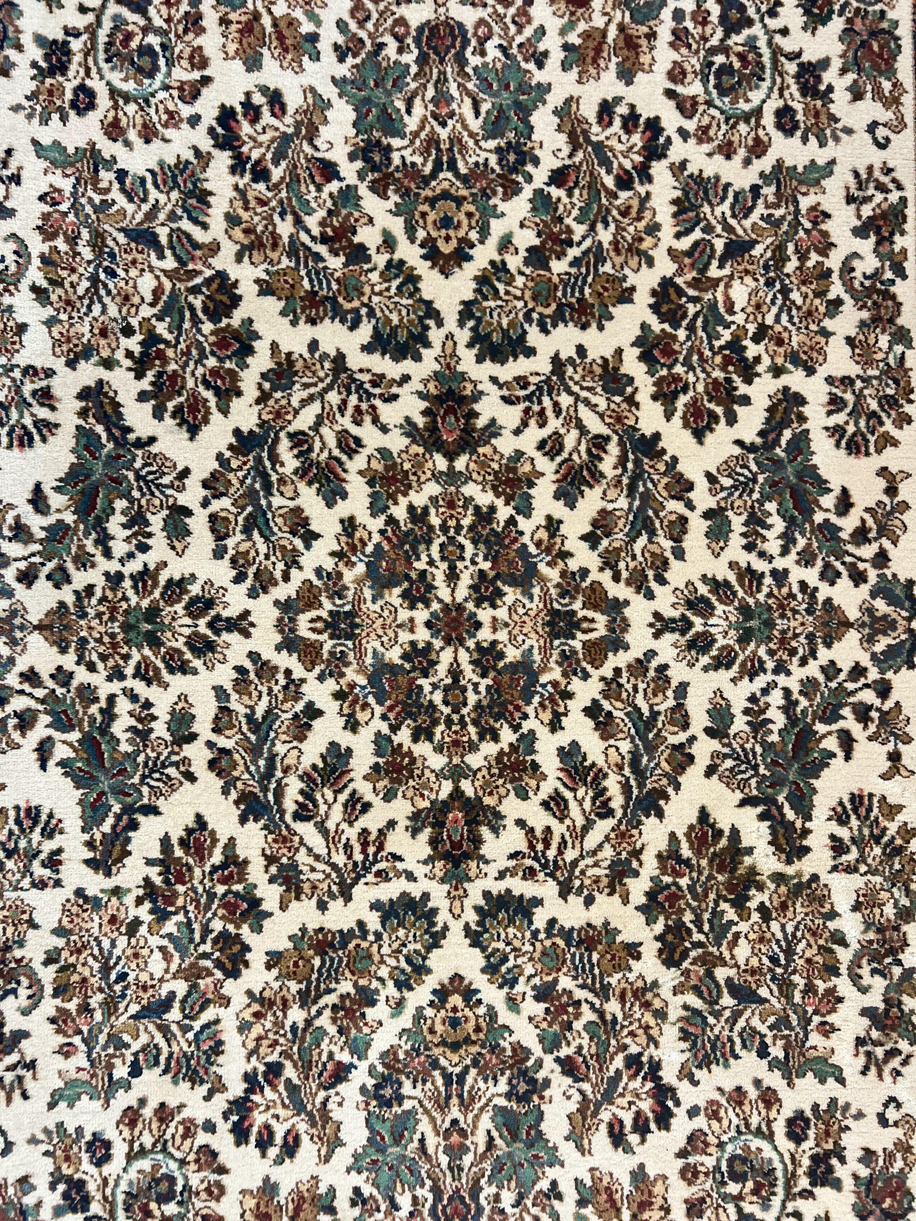 Karastan Rug 5.9 x 9, Ivory Sarouk #760, Wool Vintage Original Collection 700 Series - Image 4