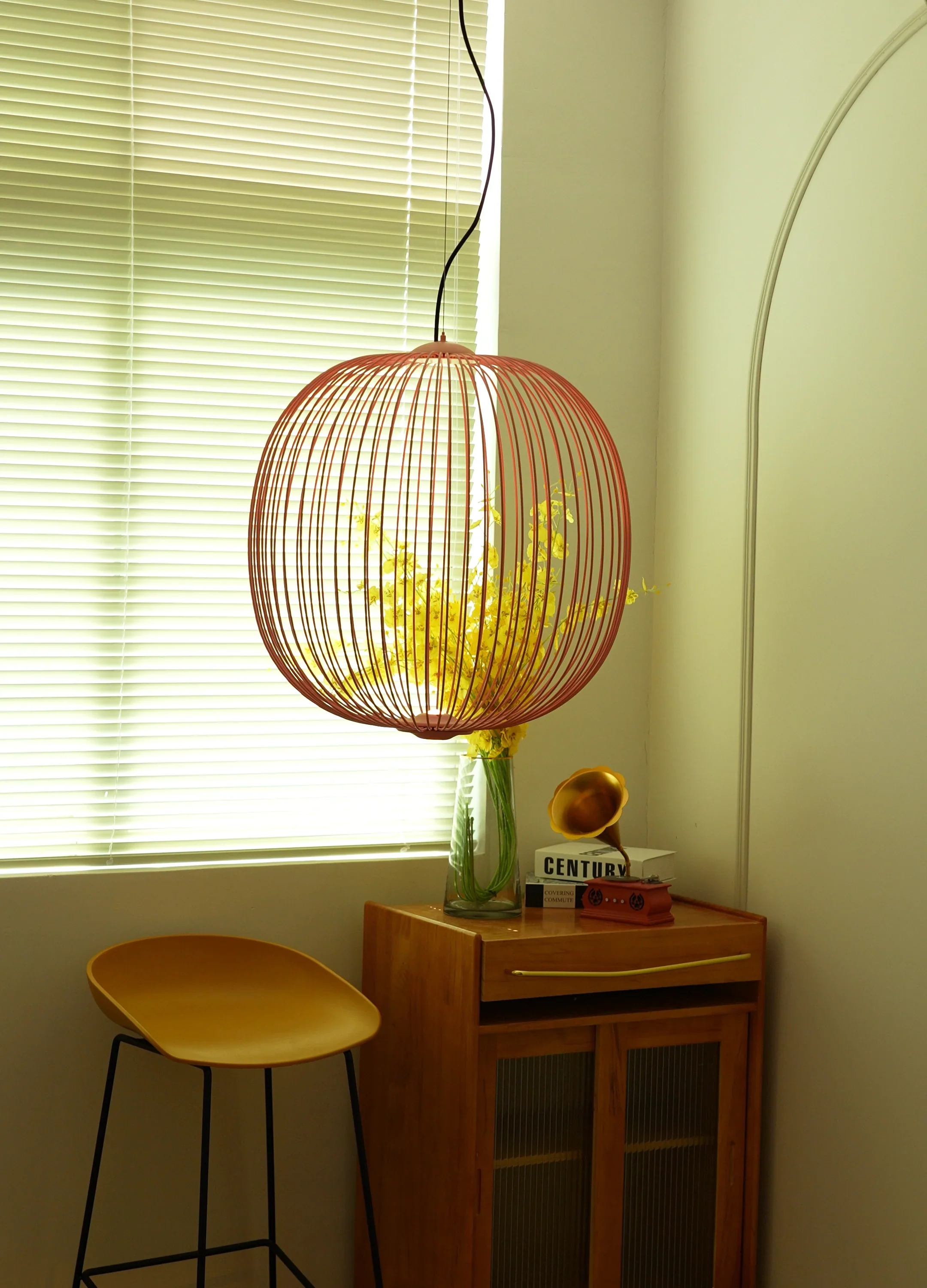 Lightweight Spokes Shaped Pendant Lamp - Image 5