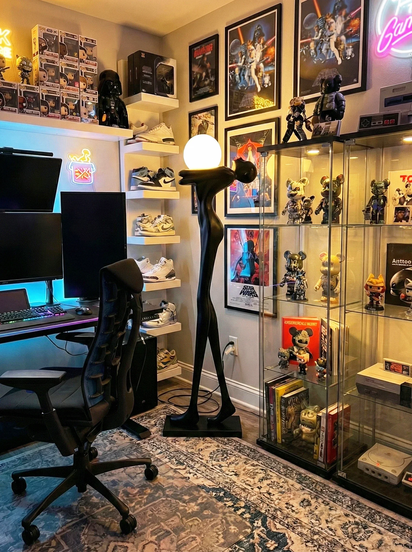Moca Sculpture Figure Floor Lamp - Image 2