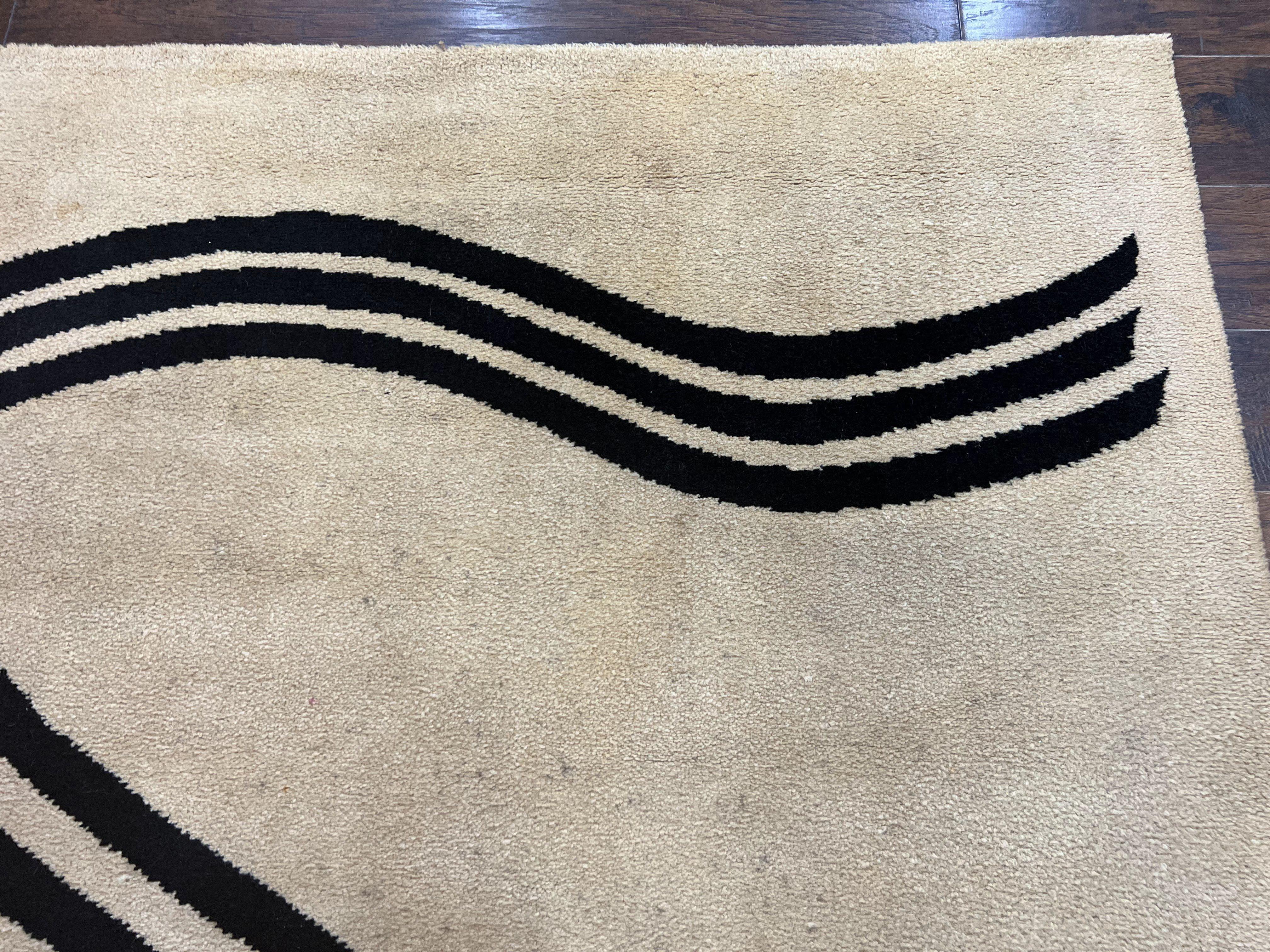 Modern Rug 6x9, Cream and Black, Abstract Pattern - Image 7
