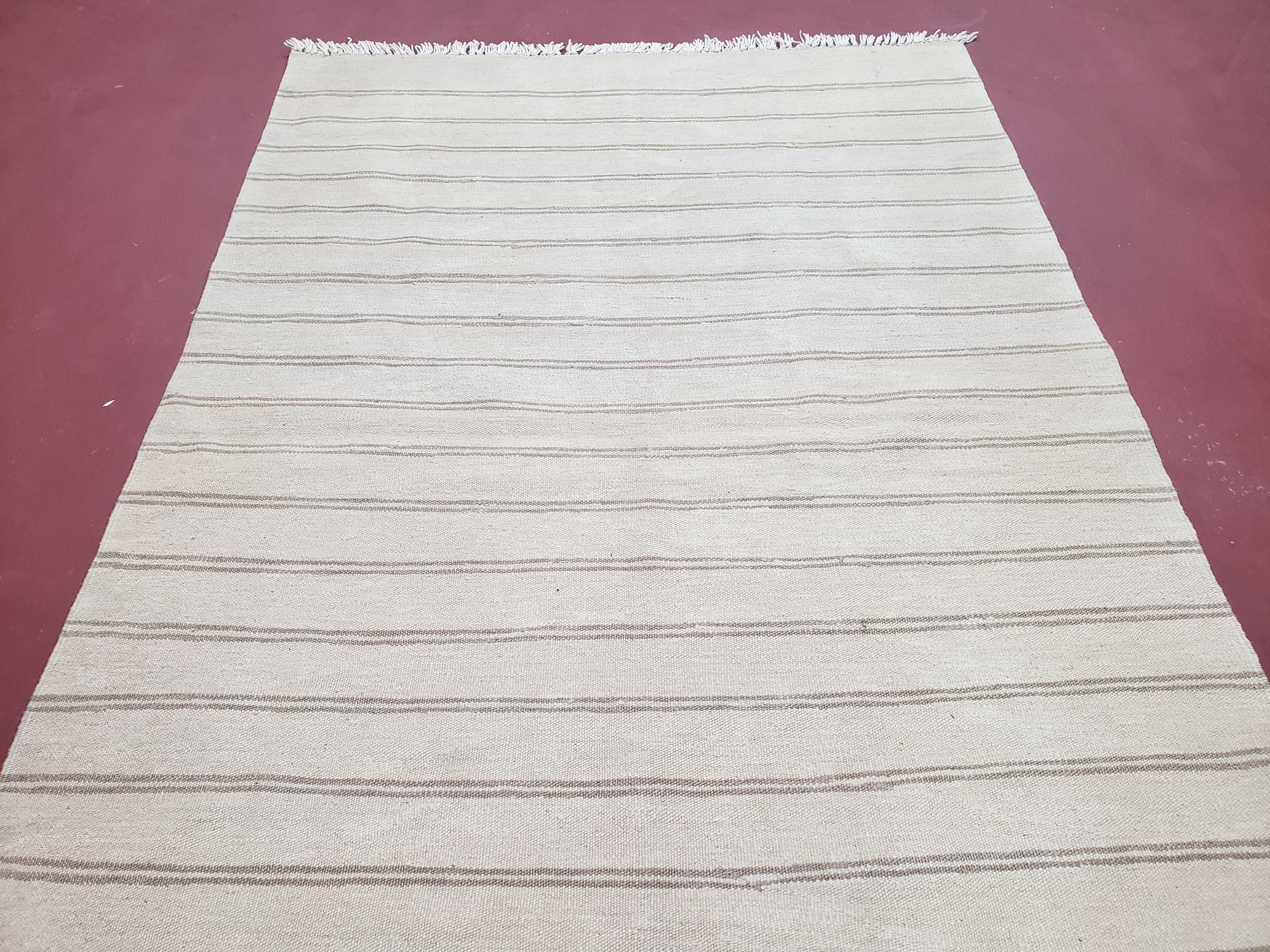 New Striped Turkish Kilim Area Rug 4x6 ft, Hand-Knotted, Wool, Light Gray, Earth Tone Decor, Flatweave Kilim, Two Toned Rug, Southwestern - Image 4