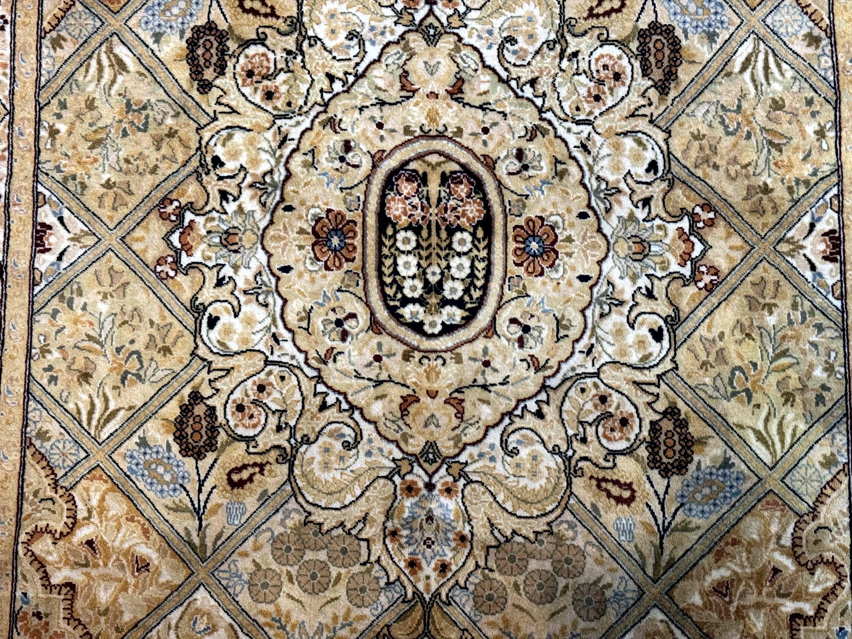 Pak Persian Rug 4x6, Panel Design - Image 4