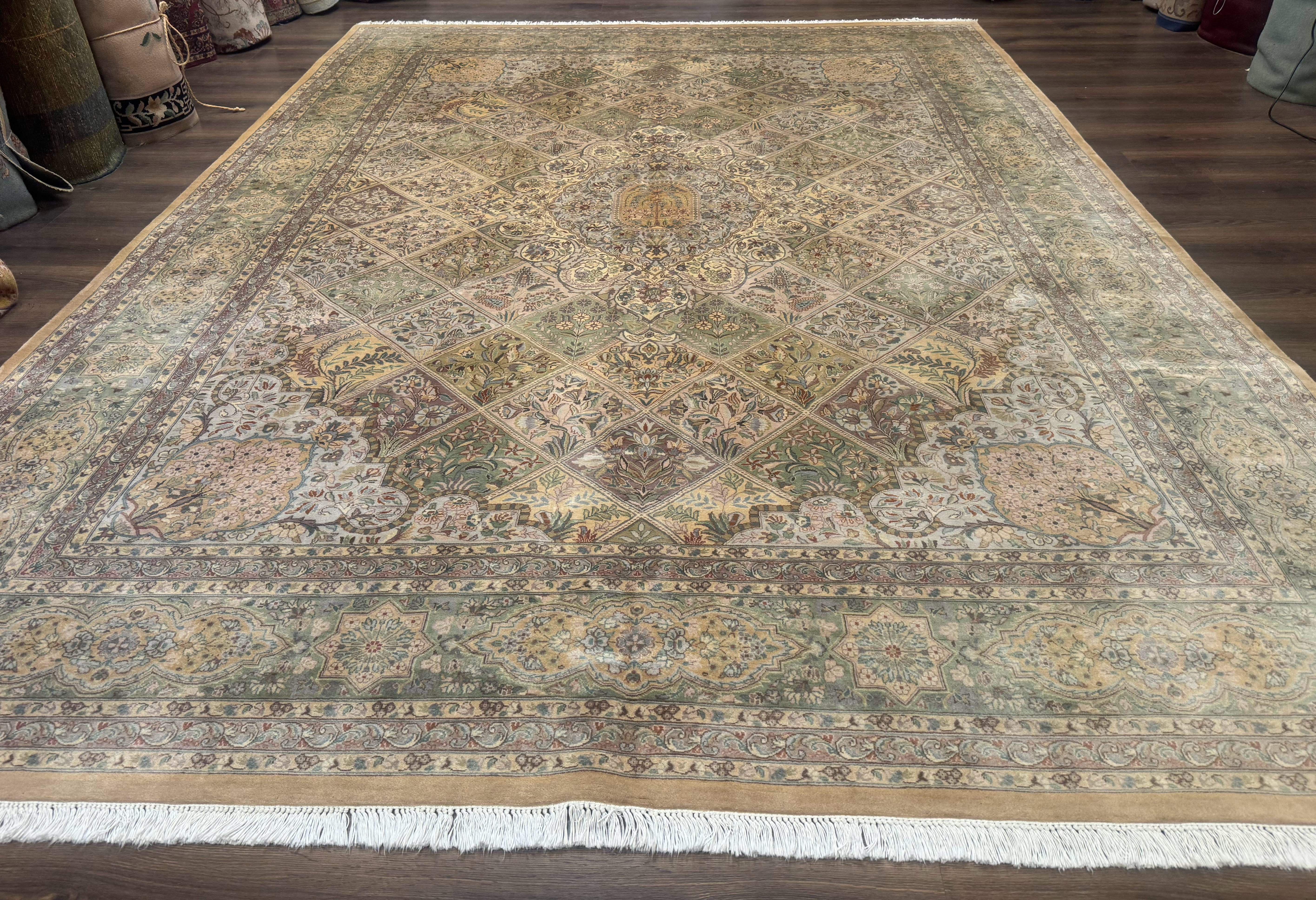 Pak Persian Rug 9x12, Diamond Panel Design, Fine 225 KPSI, Wool