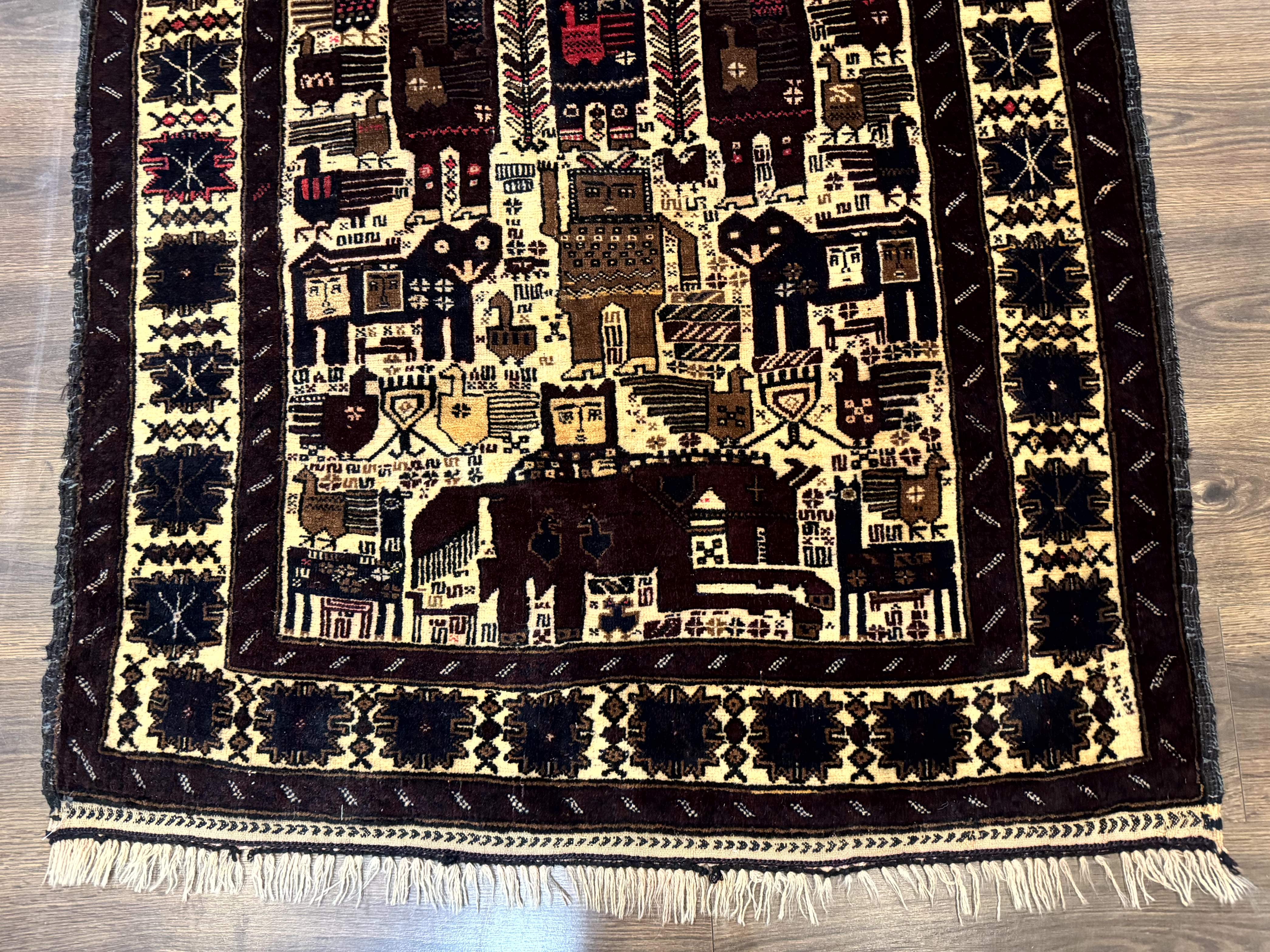 Persian Baluch Tribal Rug 4x6, Human and Bird Pictorials, Vintage, Wool, Collectible - Image 5