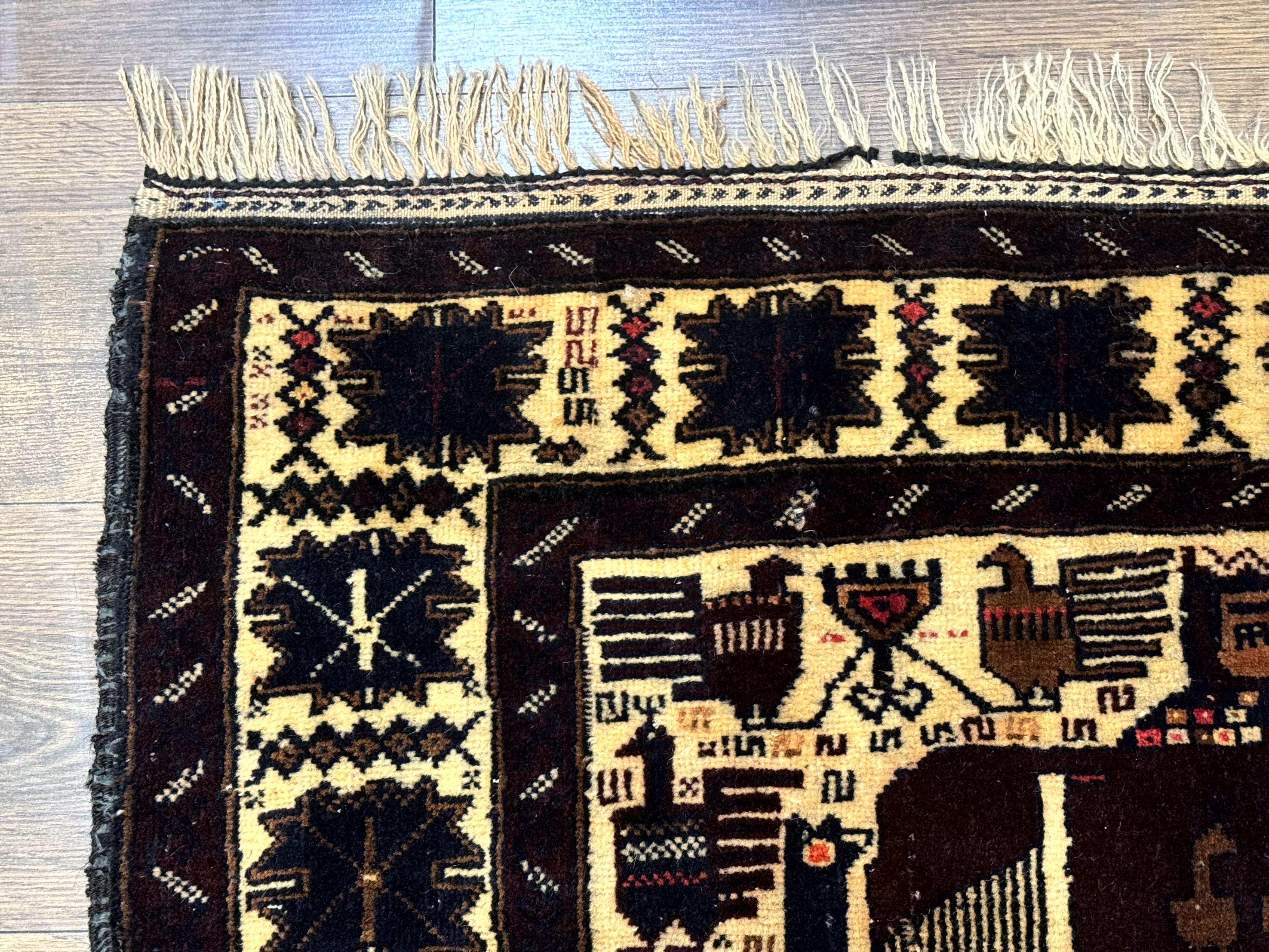 Persian Baluch Tribal Rug 4x6, Human and Bird Pictorials, Vintage, Wool, Collectible - Image 6