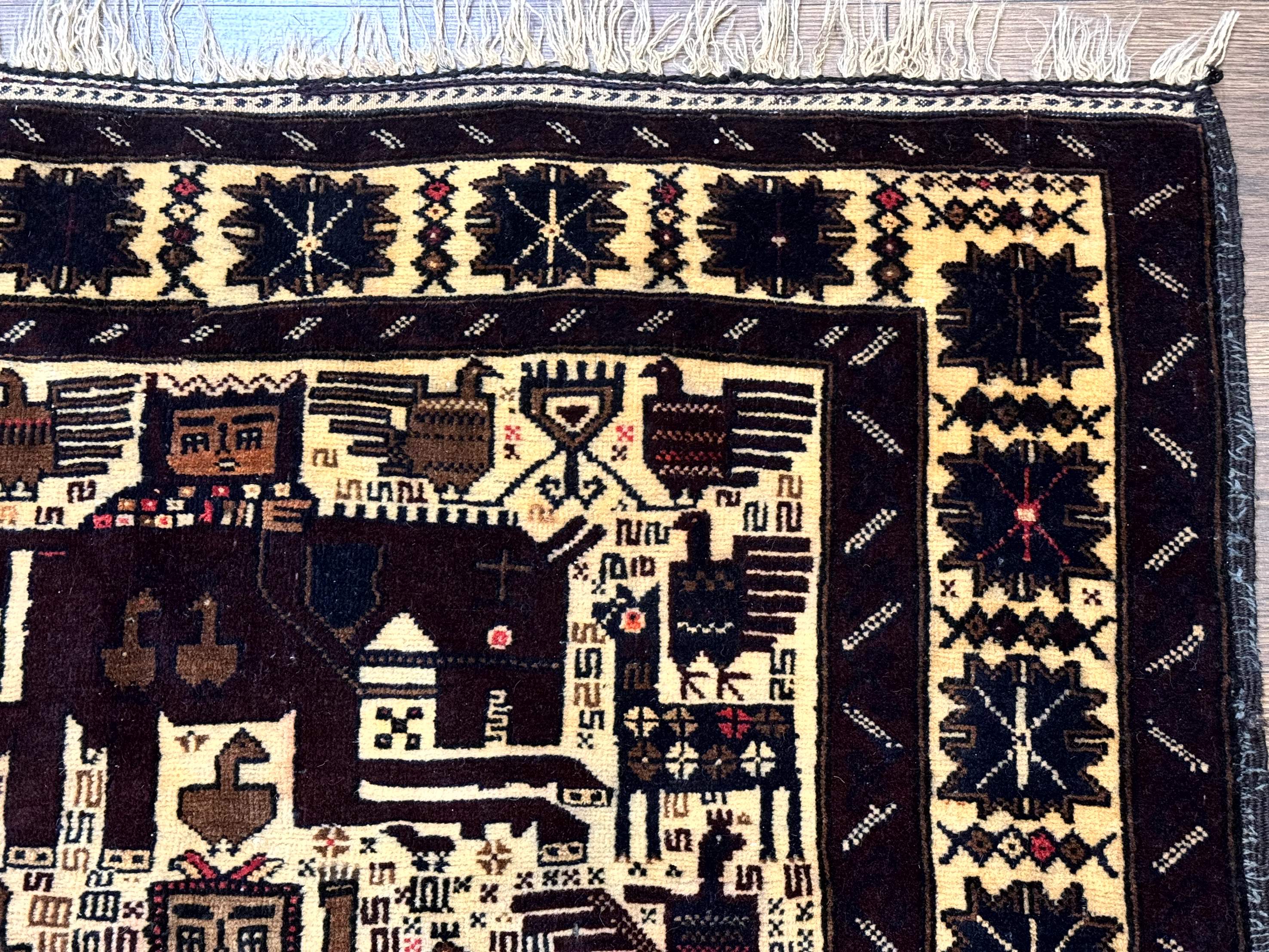 Persian Baluch Tribal Rug 4x6, Human and Bird Pictorials, Vintage, Wool, Collectible - Image 7