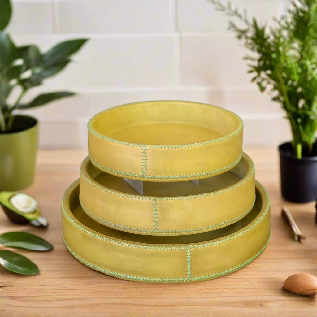 Piki | 8.5" Cedar Wood + Leather Round Tray - Image 4