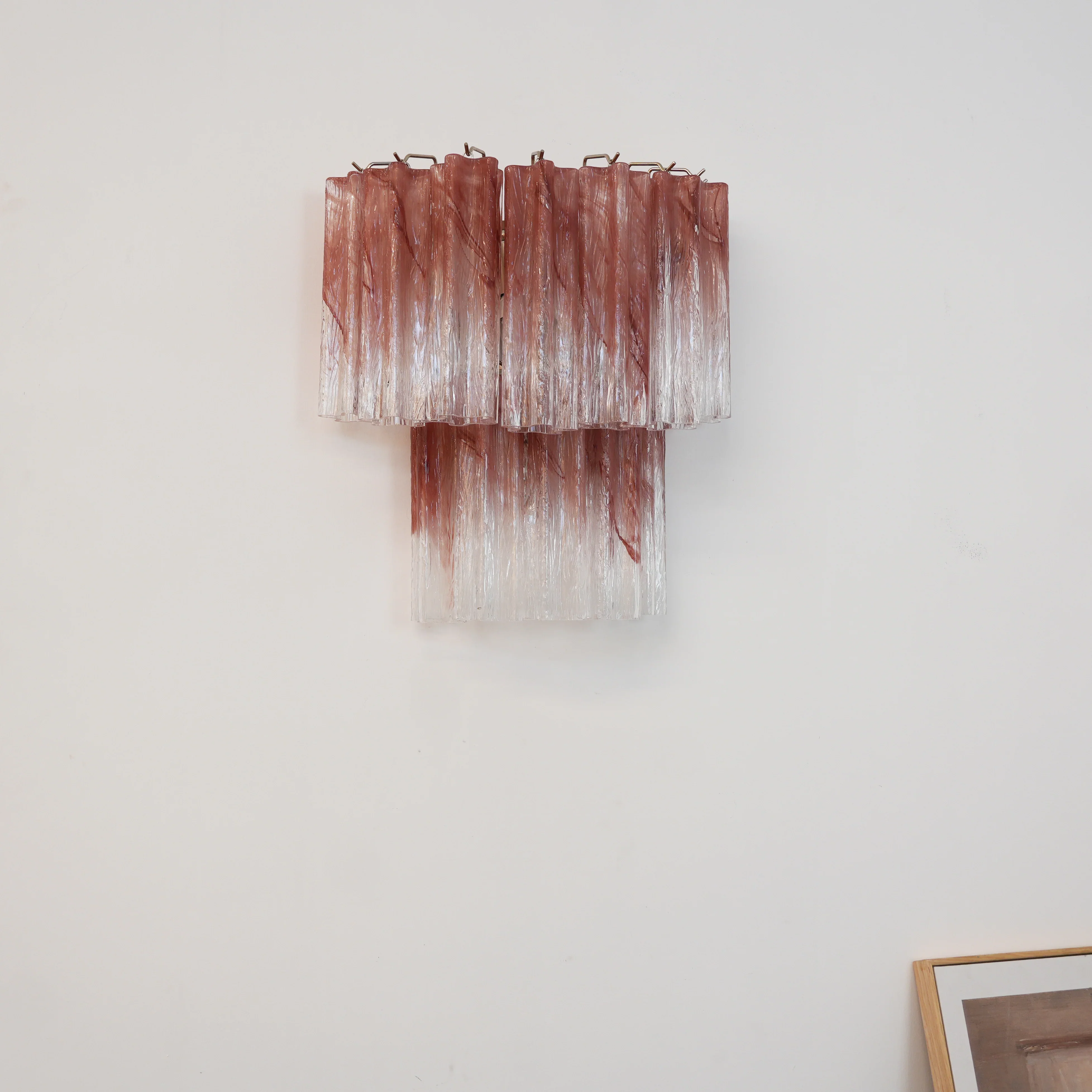 Star-Shaped Red Gradient Glass Wall Lamp - Image 5