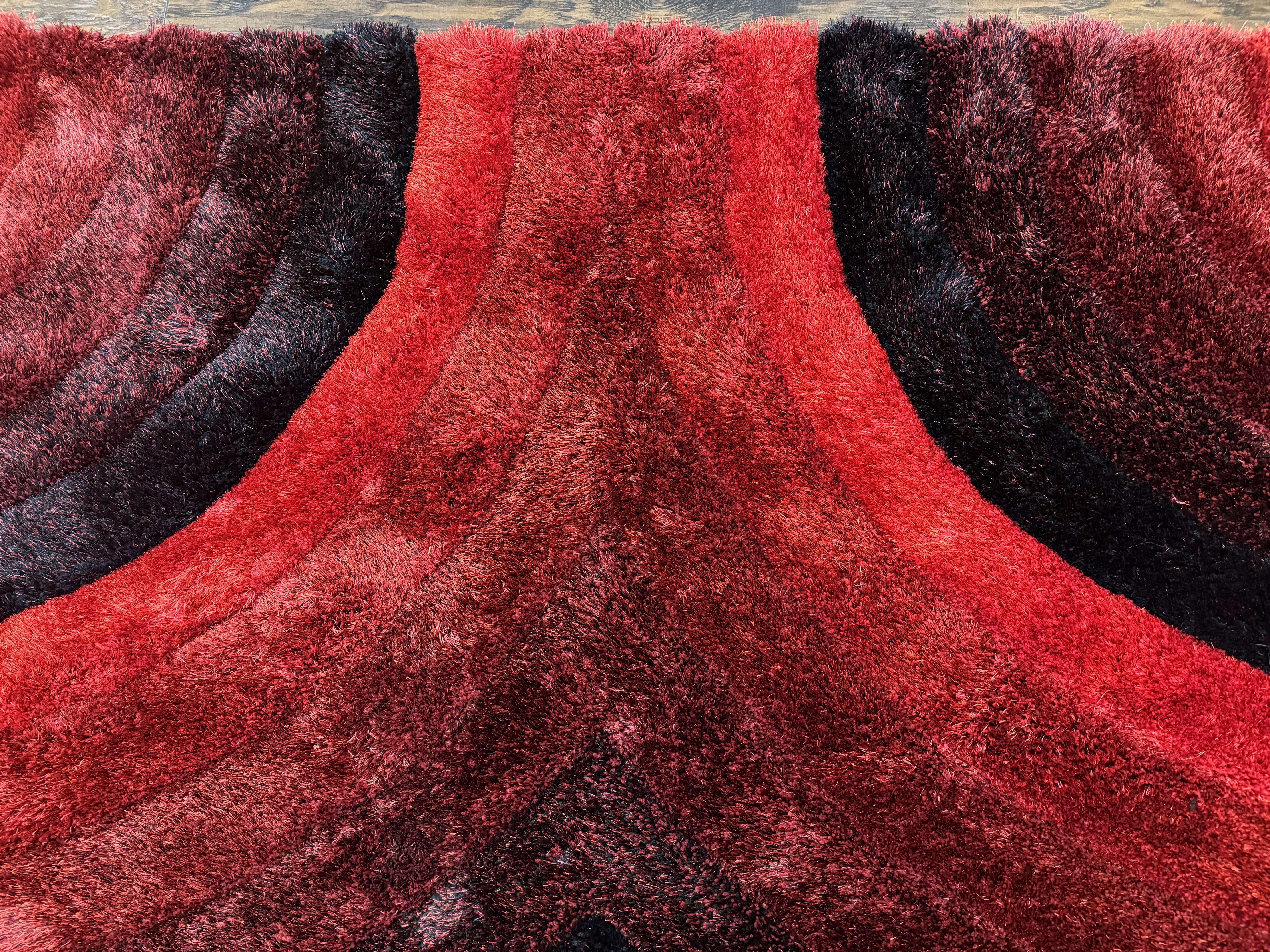 Red and Black Shag Rug 5x7, Pair A - Image 3