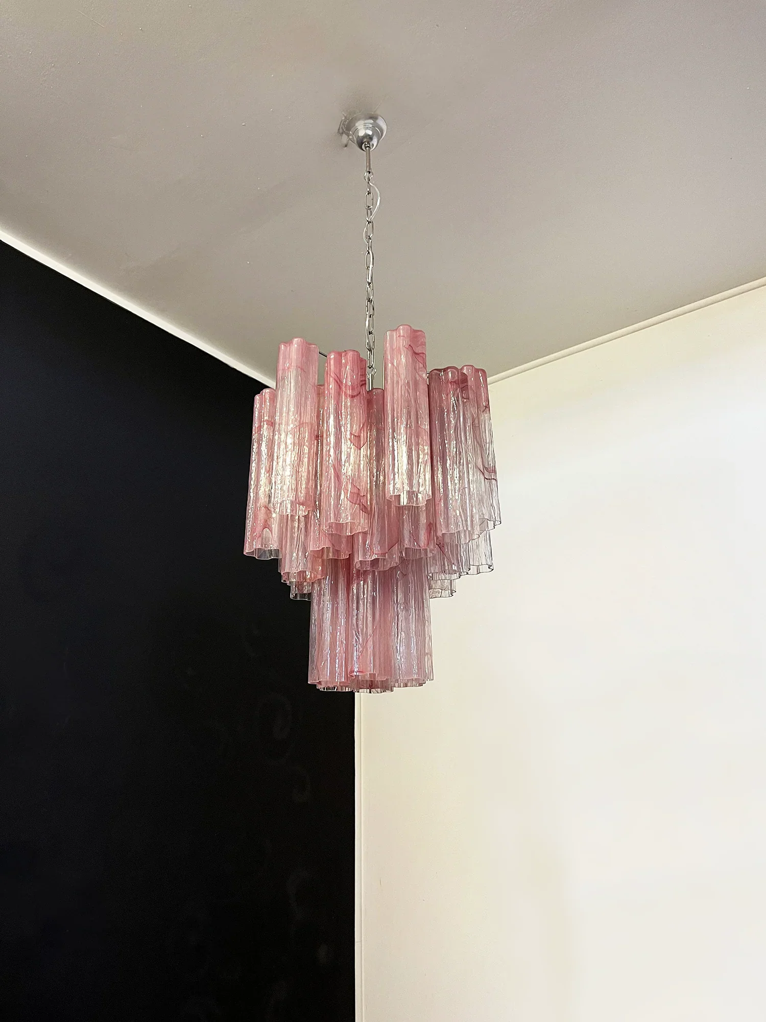 Red Cloud-Patterned Glass Chandelier - Image 8
