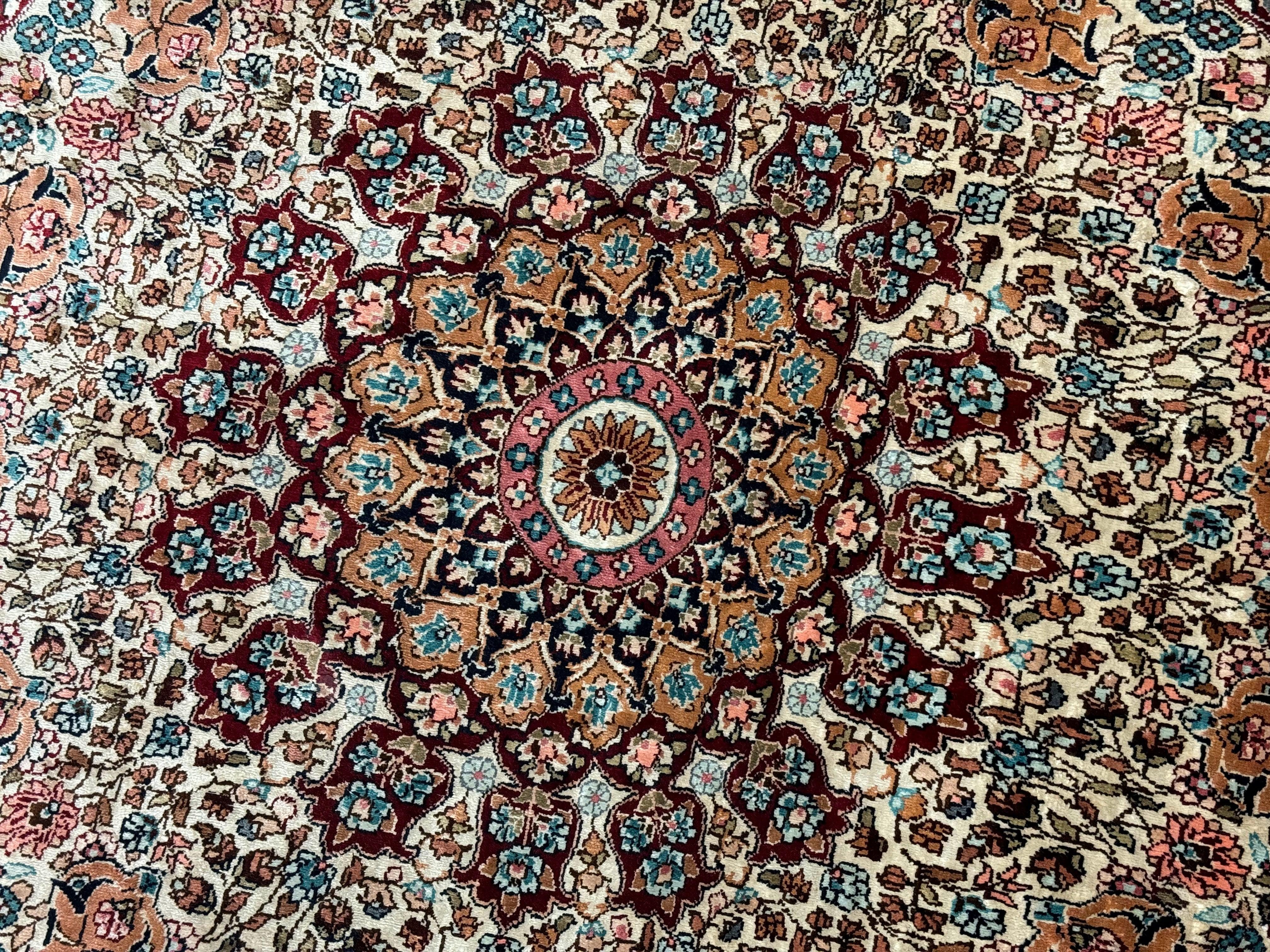 Round Silk Rug 3x3, Extremely Fine 580 KSPI, Sino Persian Round Handmade Carpet, Silk on Silk - Image 4