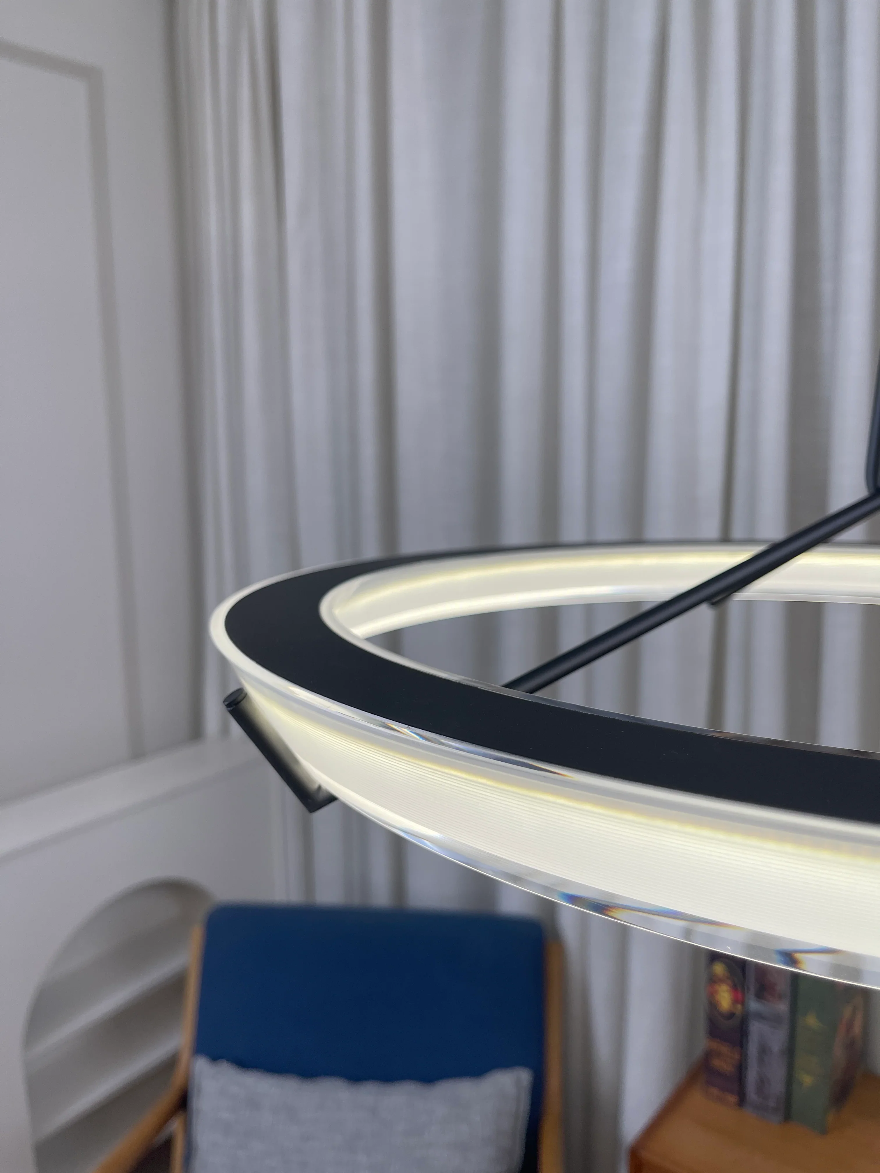 Round Vielle Acrylic Pendant Lamp - Image 18