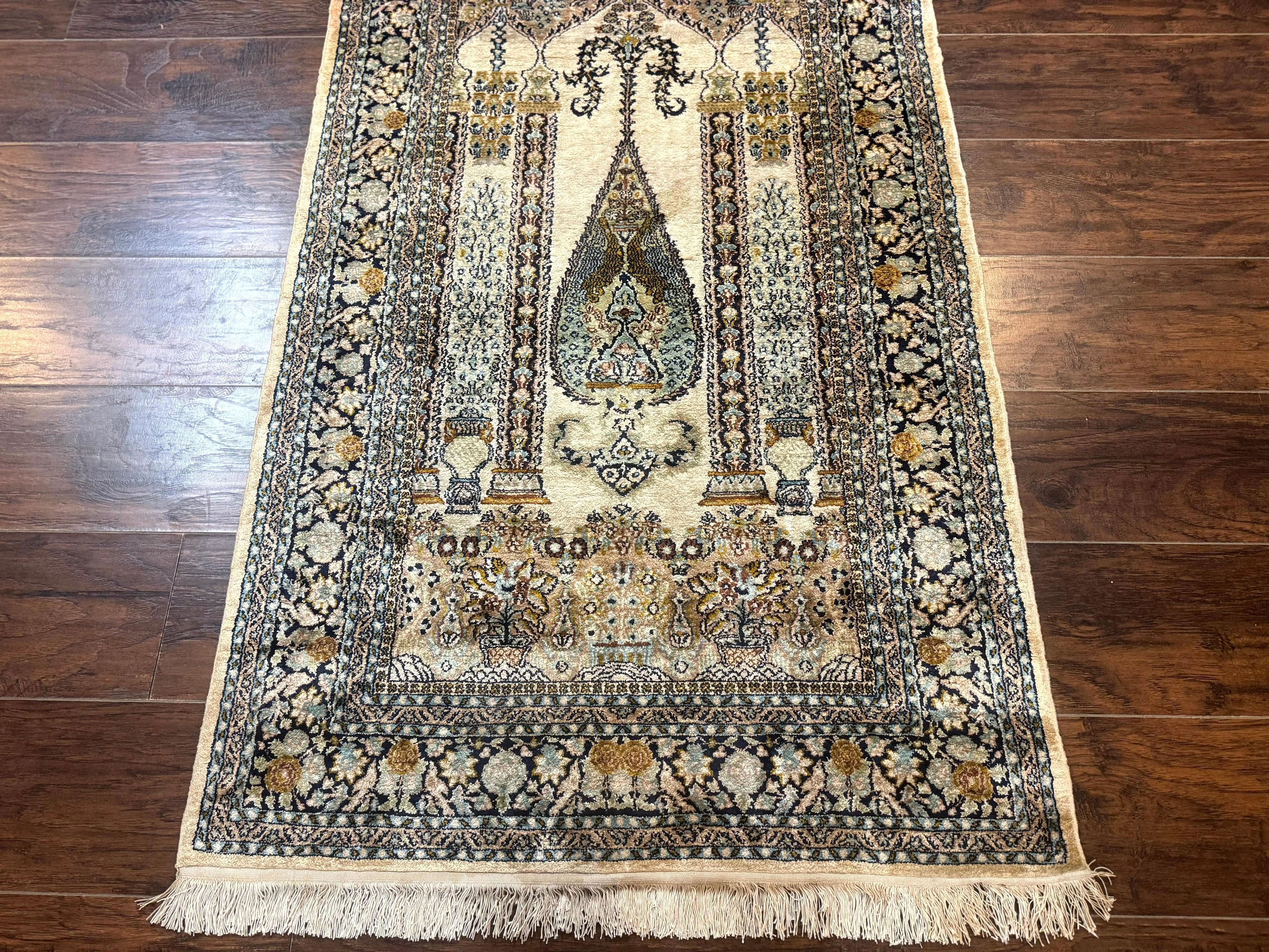Silk Indian Kashmiri Rug 3x4, Very Fine 400 KPSI, Silk Prayer Rug, Handmade - Image 5