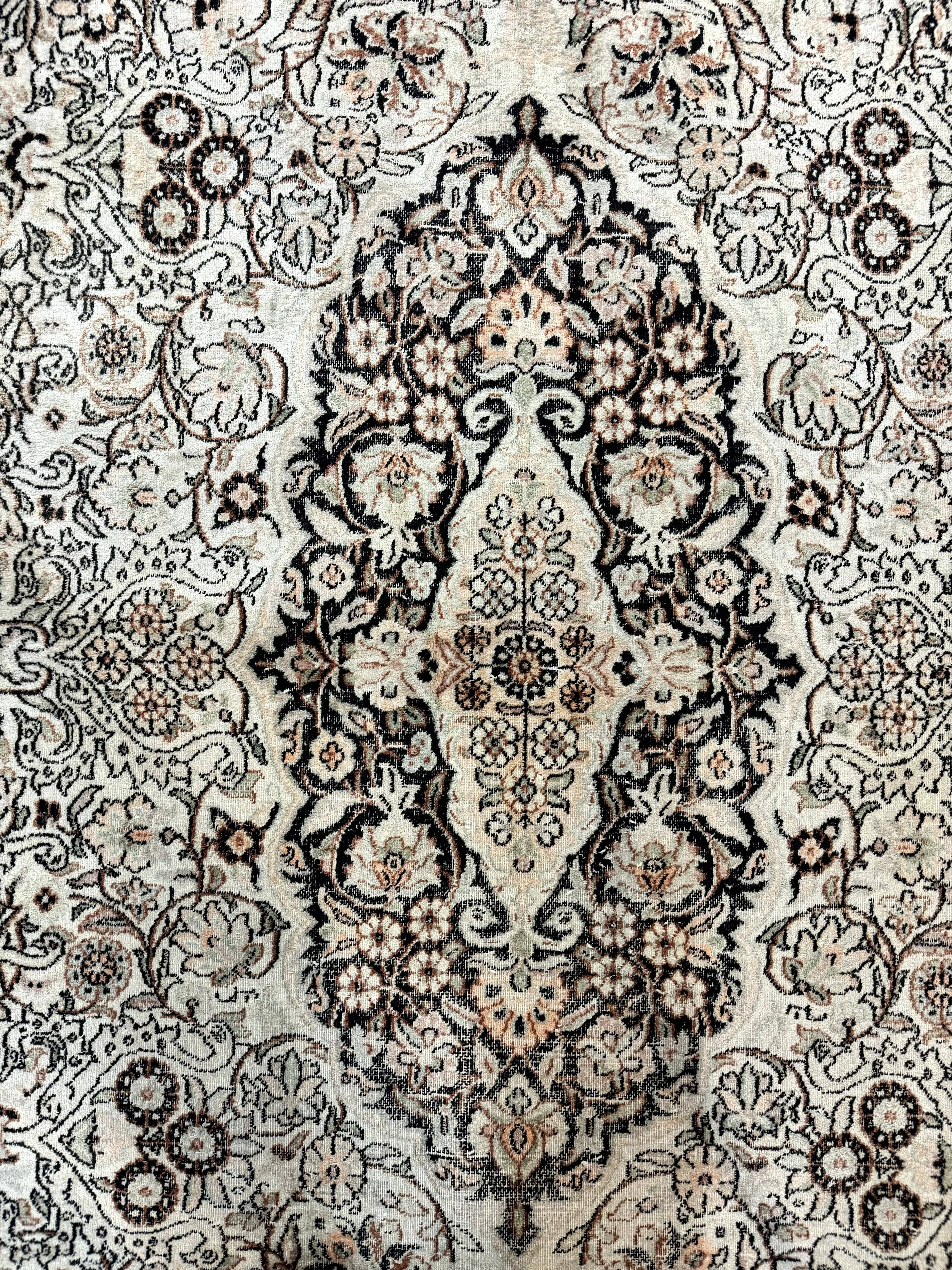 Silk Indian Kashmiri Rug 6x9 - Image 4