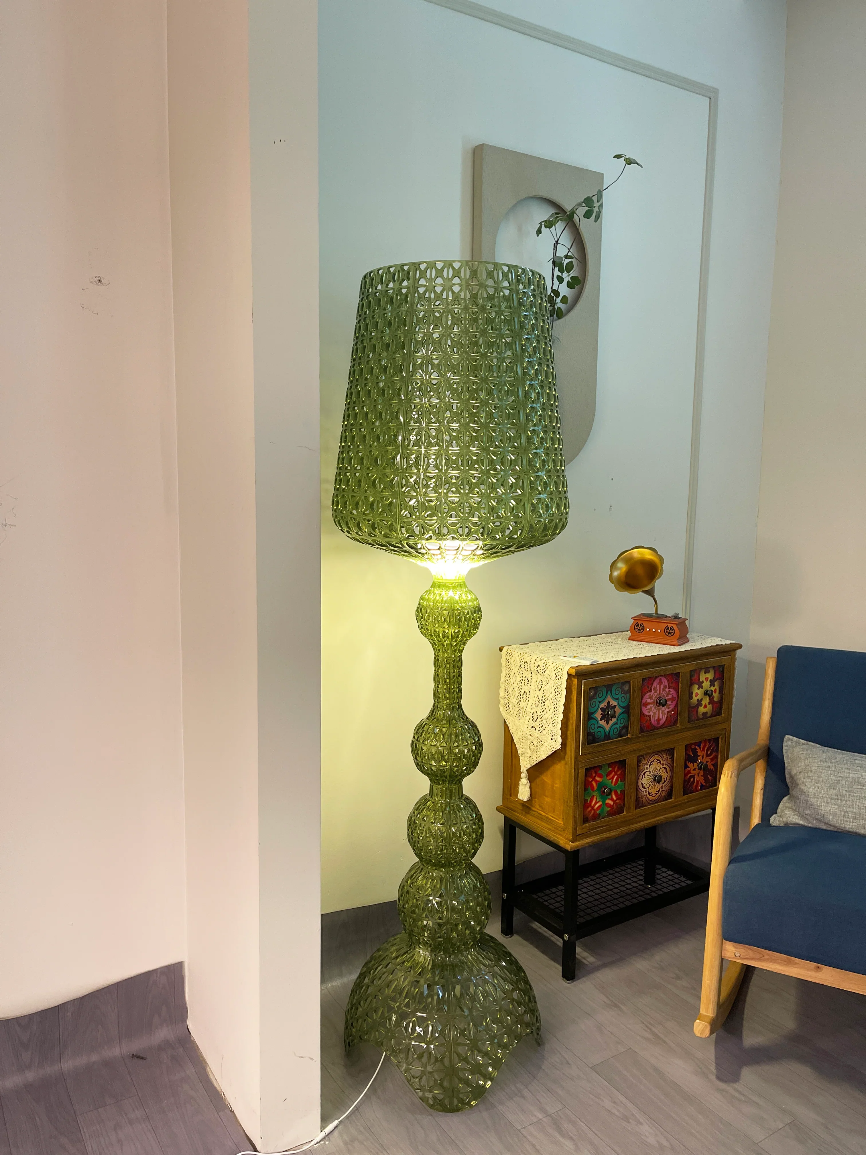 Simple Kabuki Acrylic Floor Lamp - Image 13