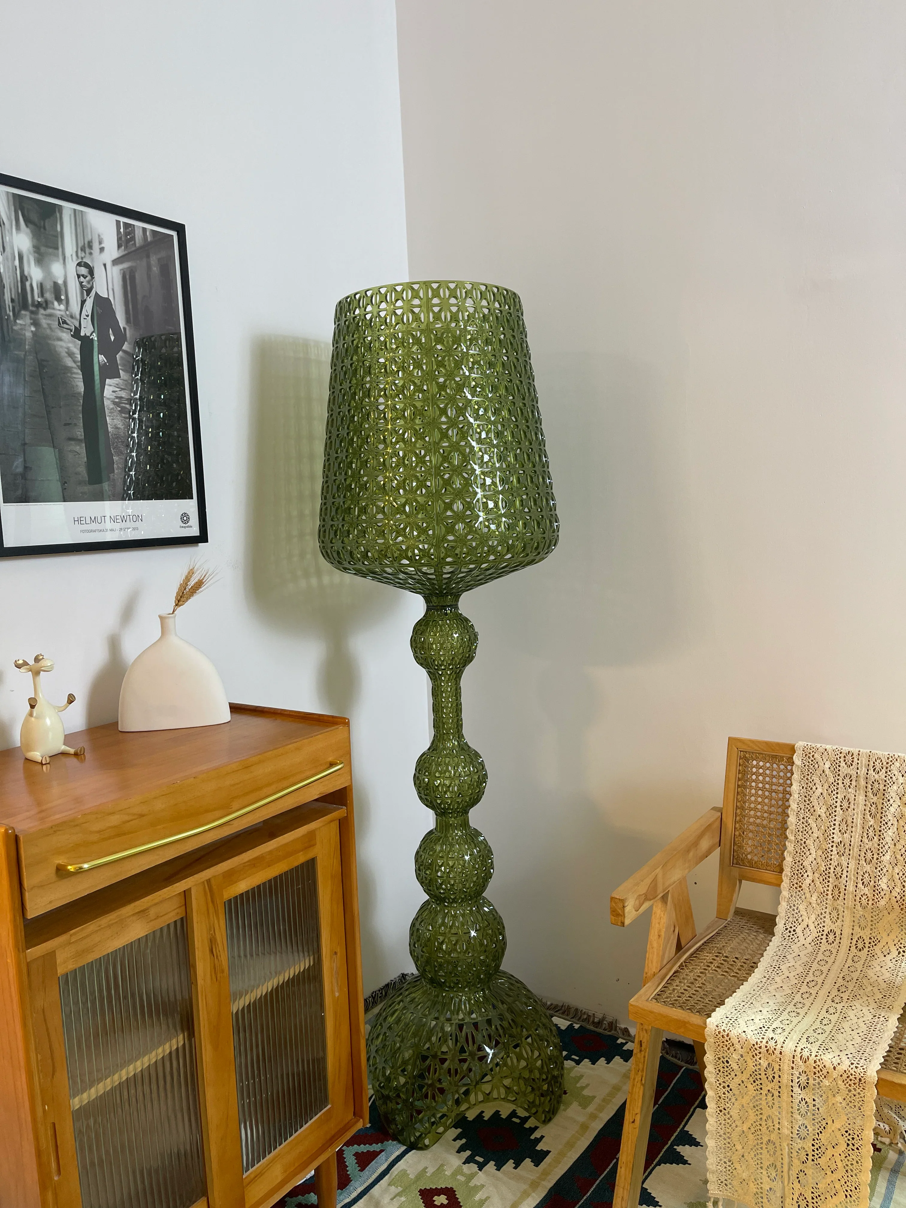 Simple Kabuki Acrylic Floor Lamp - Image 18