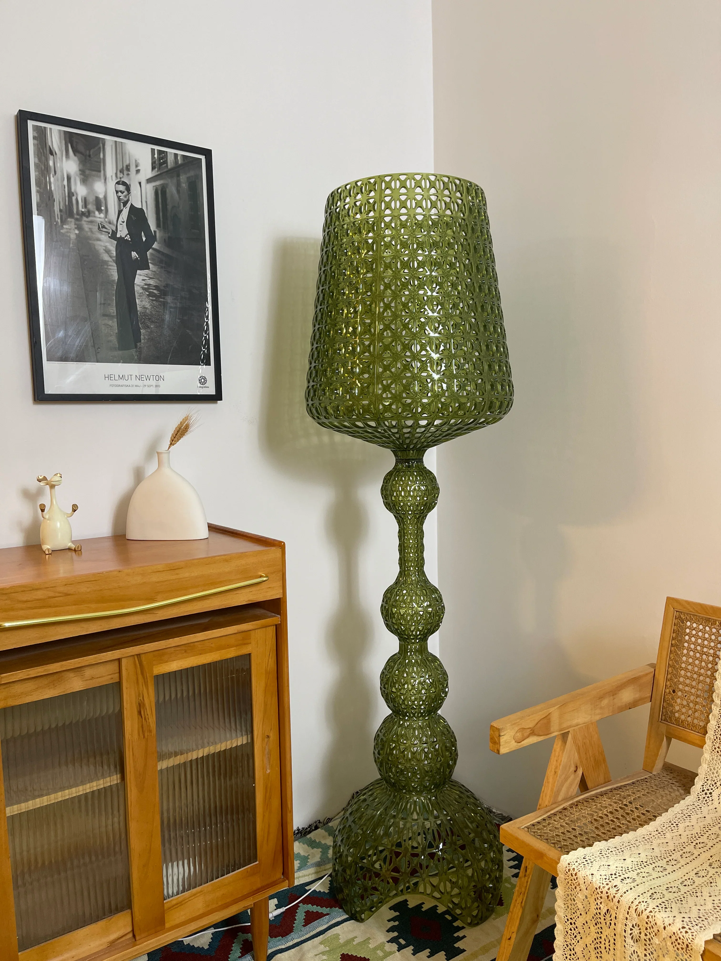 Simple Kabuki Acrylic Floor Lamp - Image 19