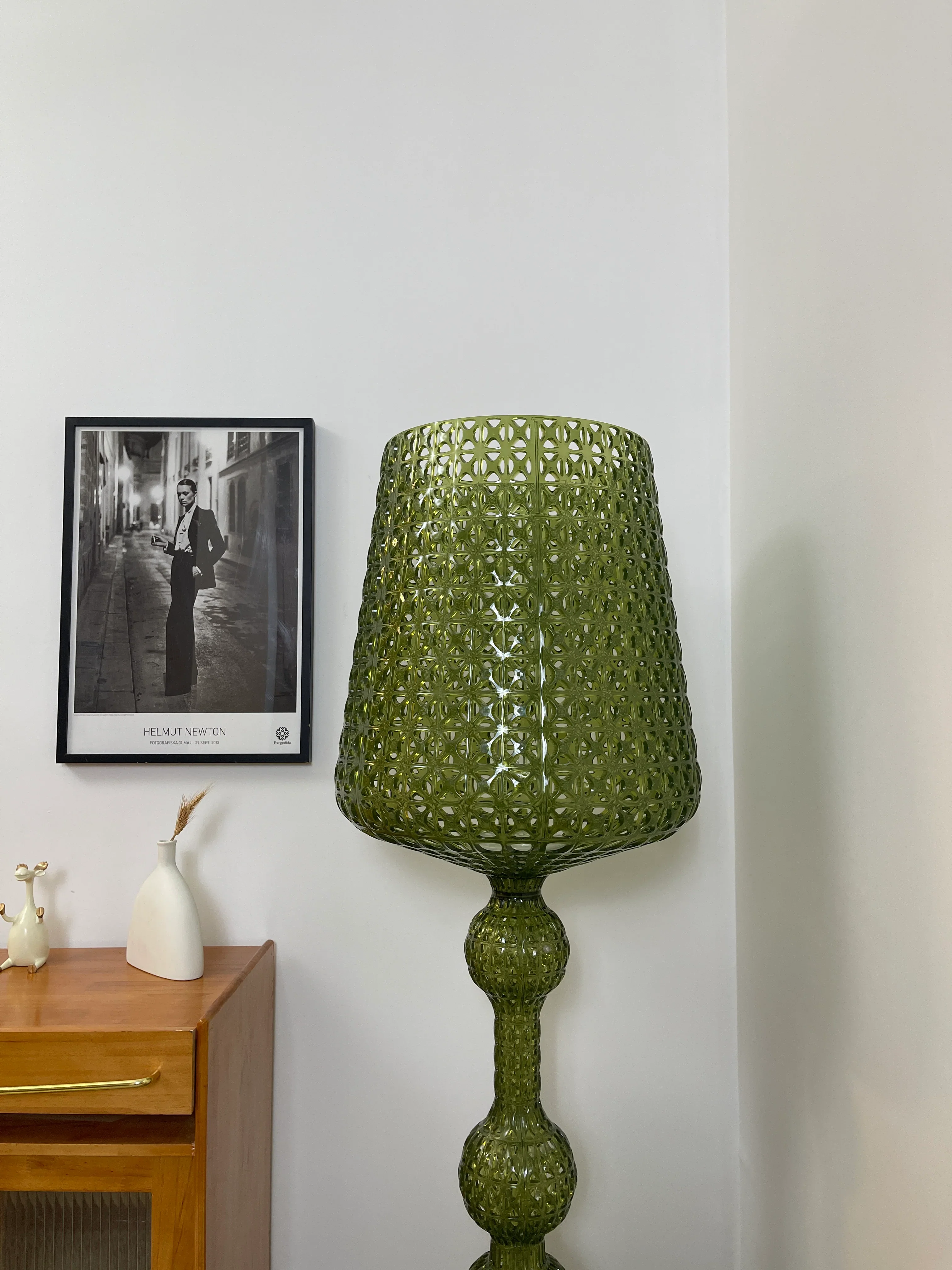 Simple Kabuki Acrylic Floor Lamp - Image 22