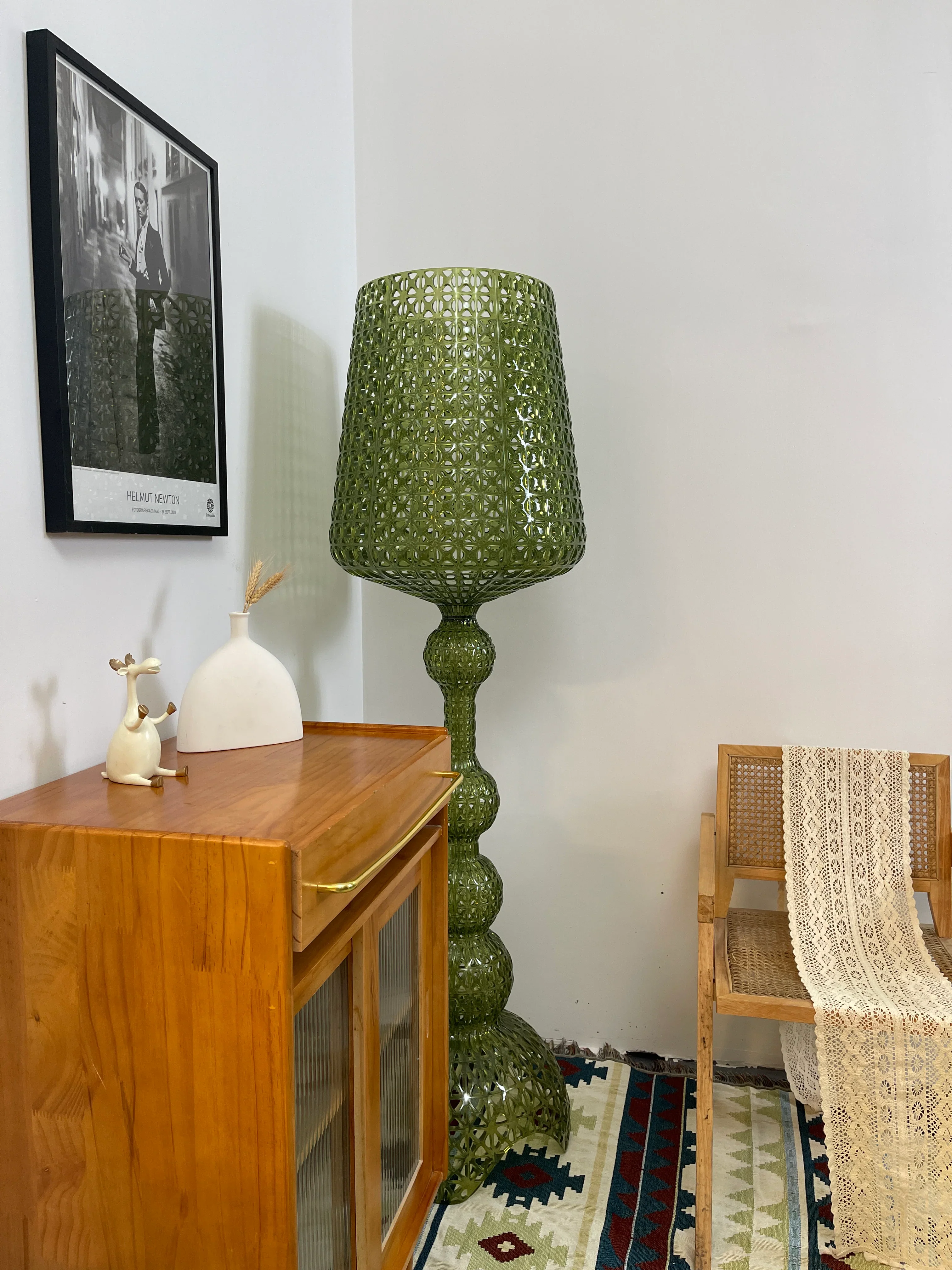 Simple Kabuki Acrylic Floor Lamp - Image 24