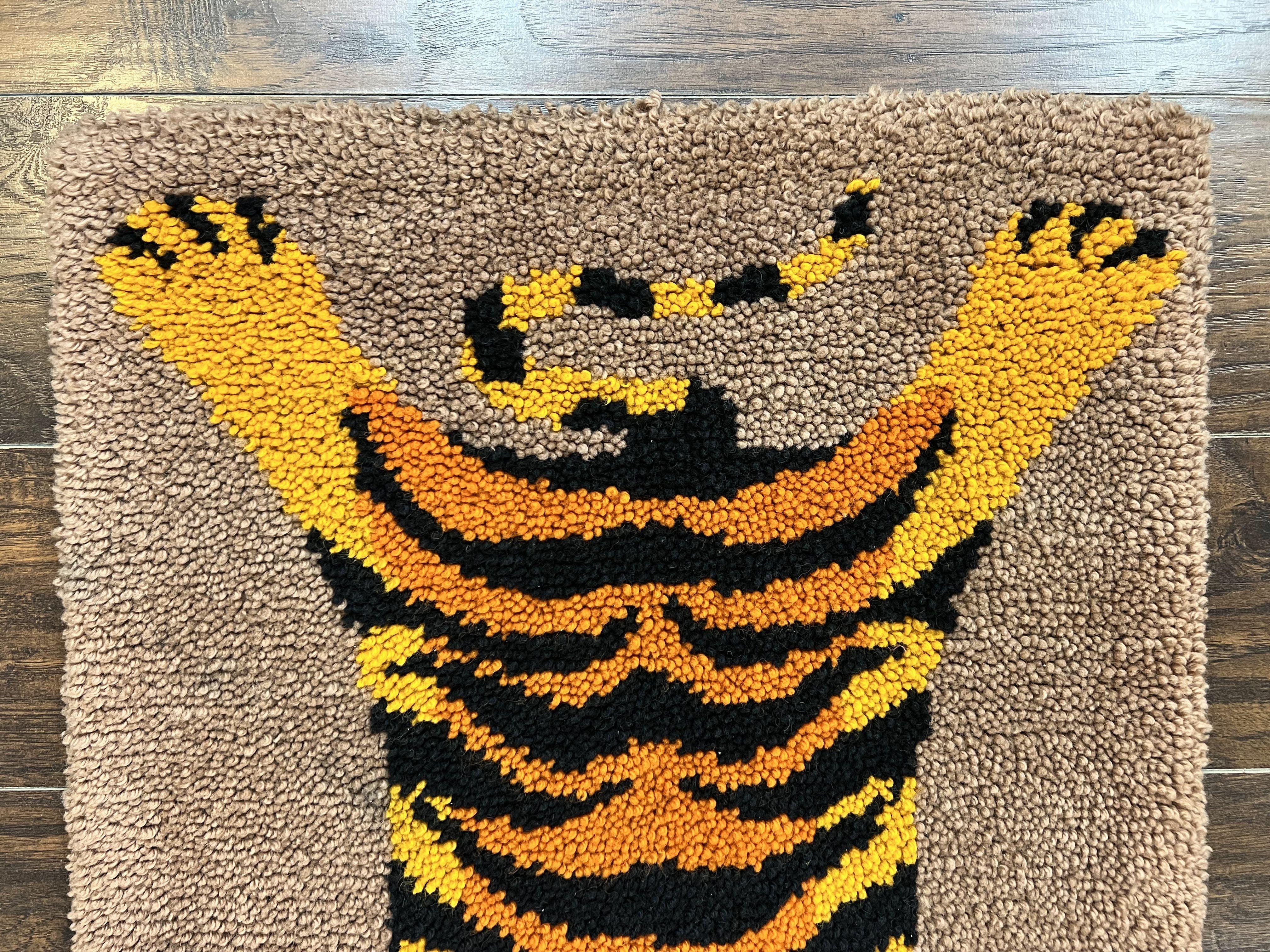 Small Hooked Rug 2x3, Tibetan Tiger Design, Wool, Unique Hooked Rug, Vintage - Image 3