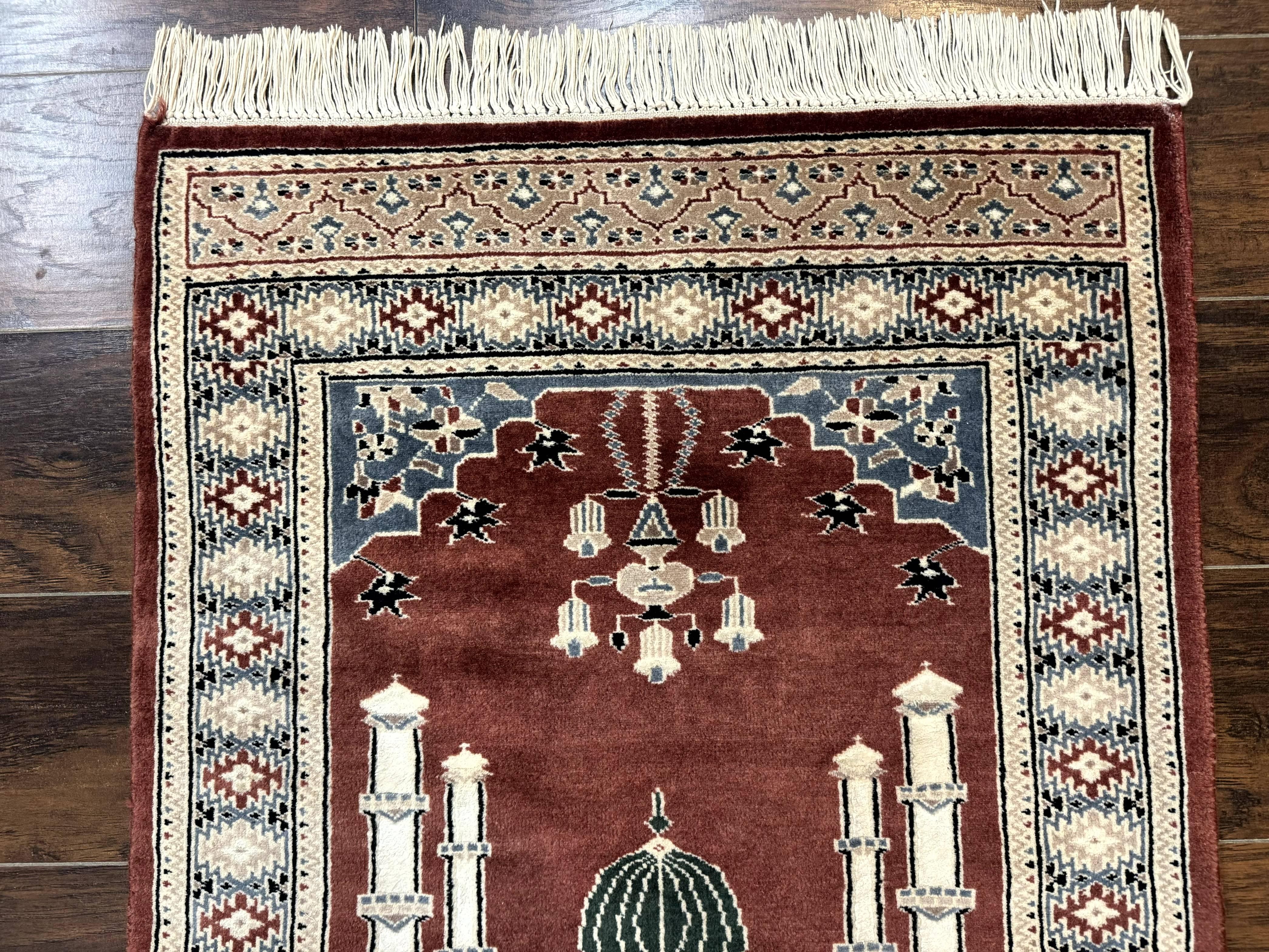 Small Pakistani Bokhara Prayer Rug 2.7 x 4 - Image 3
