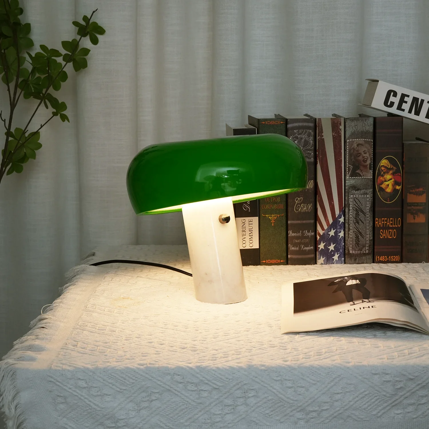 Snoopy Marble Table Lamp - Image 2