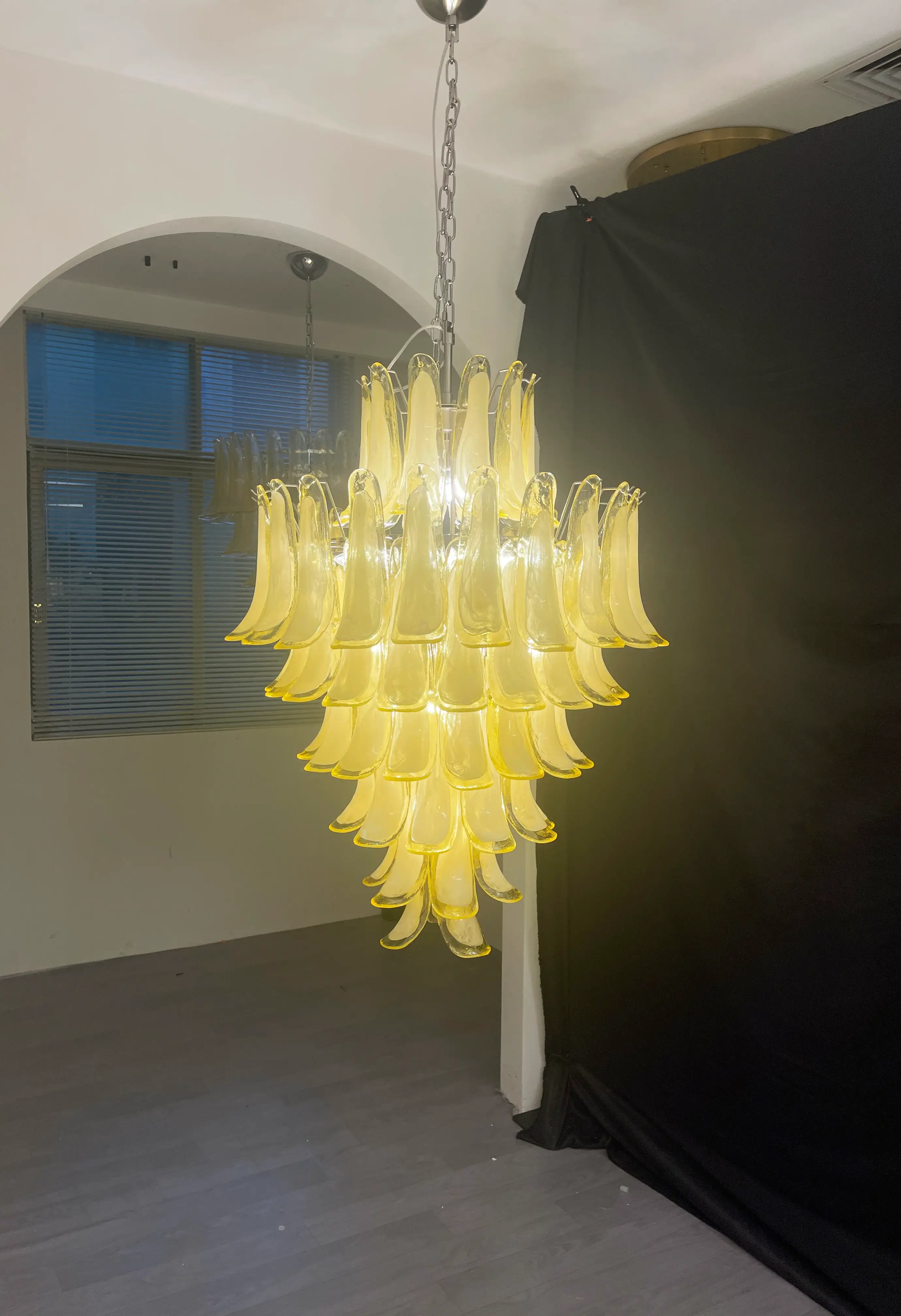 Stunning Murano Caramel Glass Petals Chandelier - Image 5